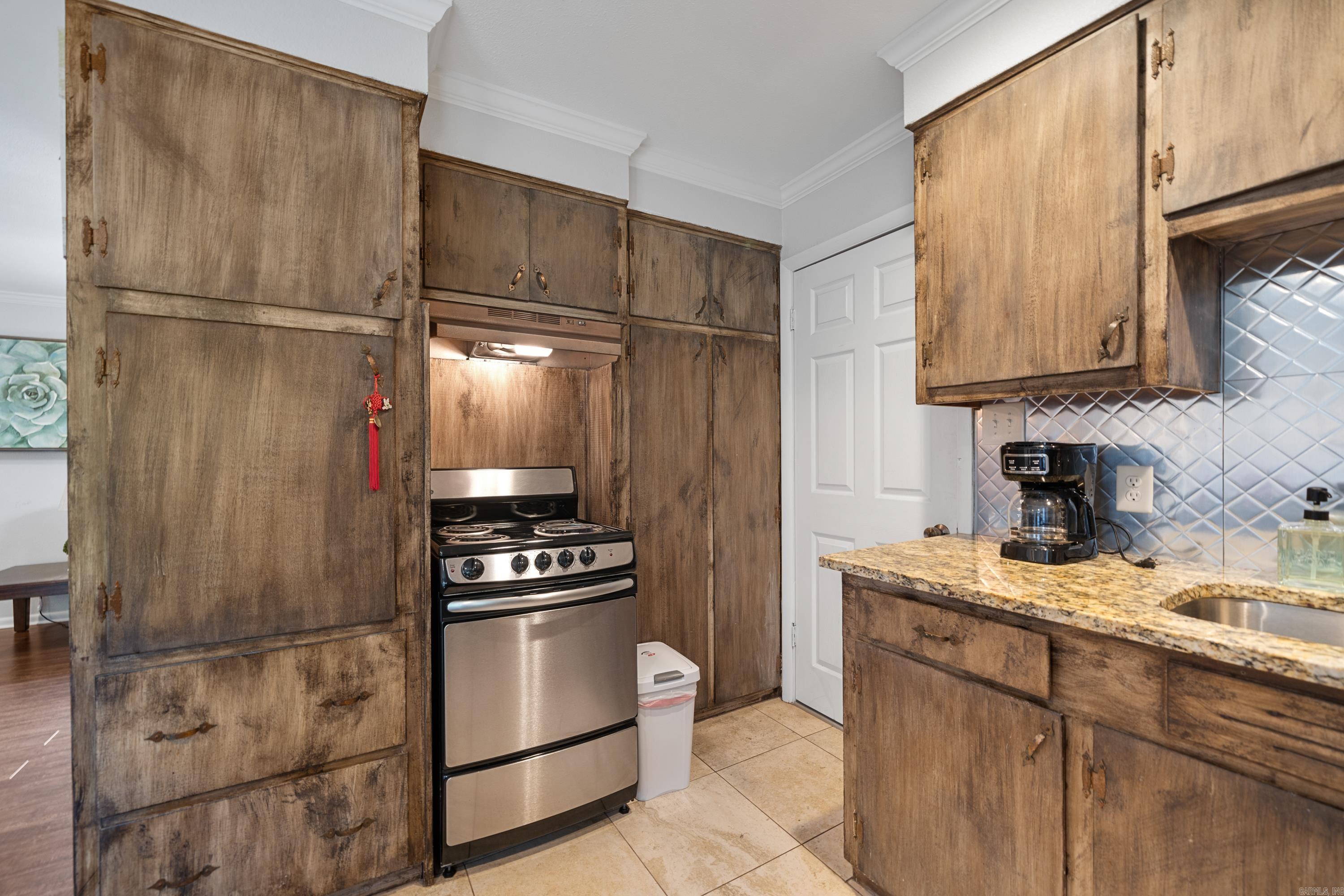 ARROWHEAD LAKE ESTATES - Residential