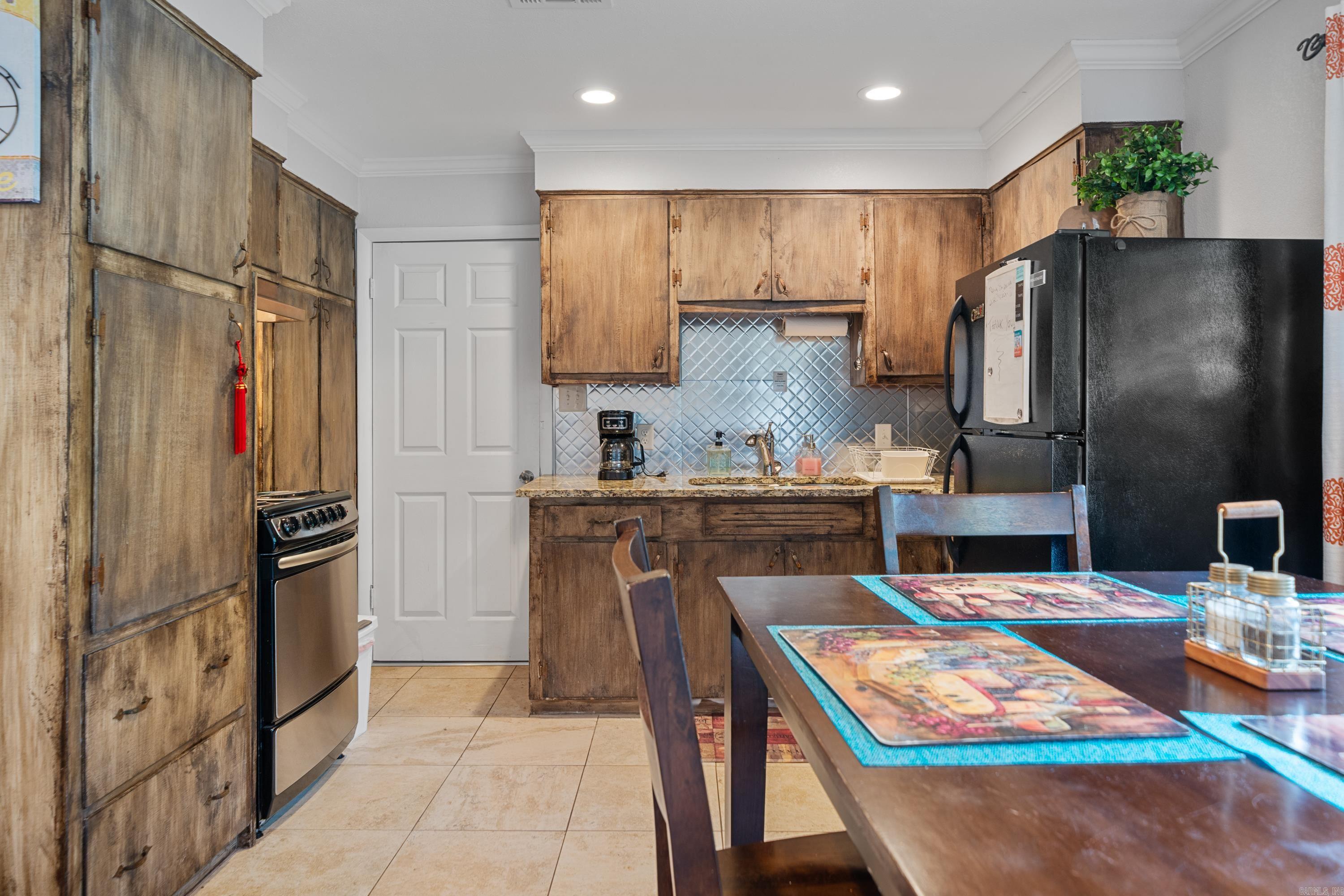 ARROWHEAD LAKE ESTATES - Residential