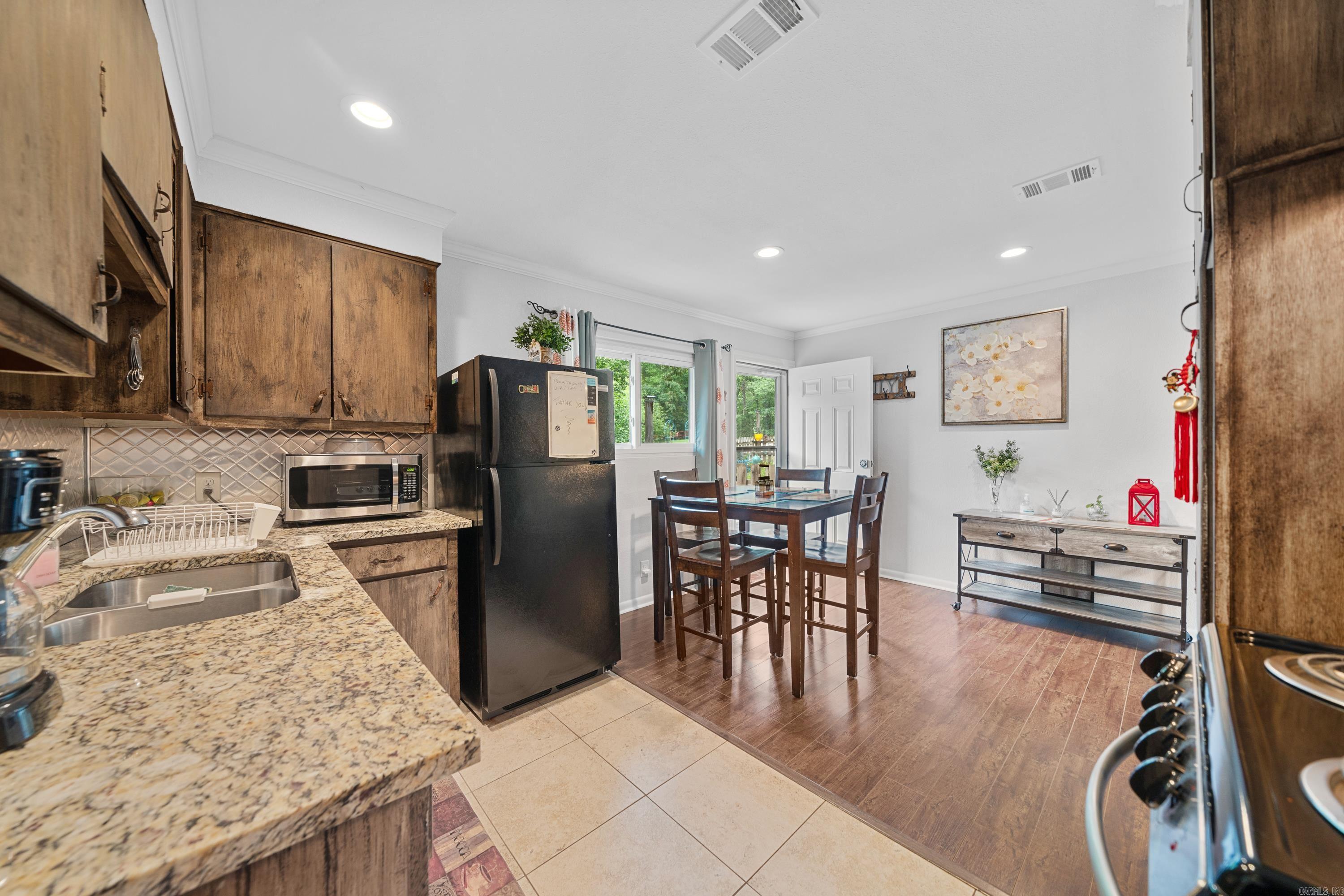 ARROWHEAD LAKE ESTATES - Residential