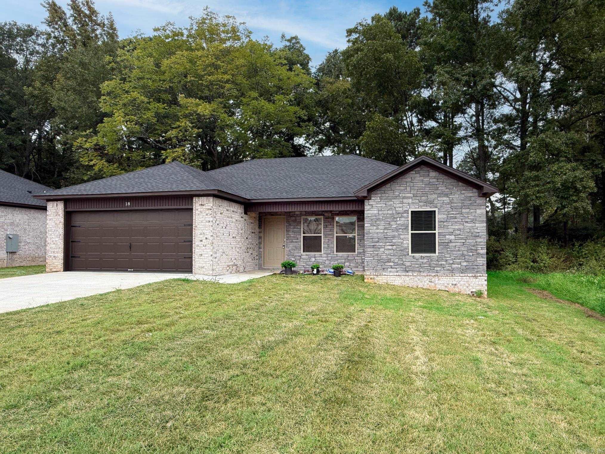 PAW'S PLACE - Residential Lease