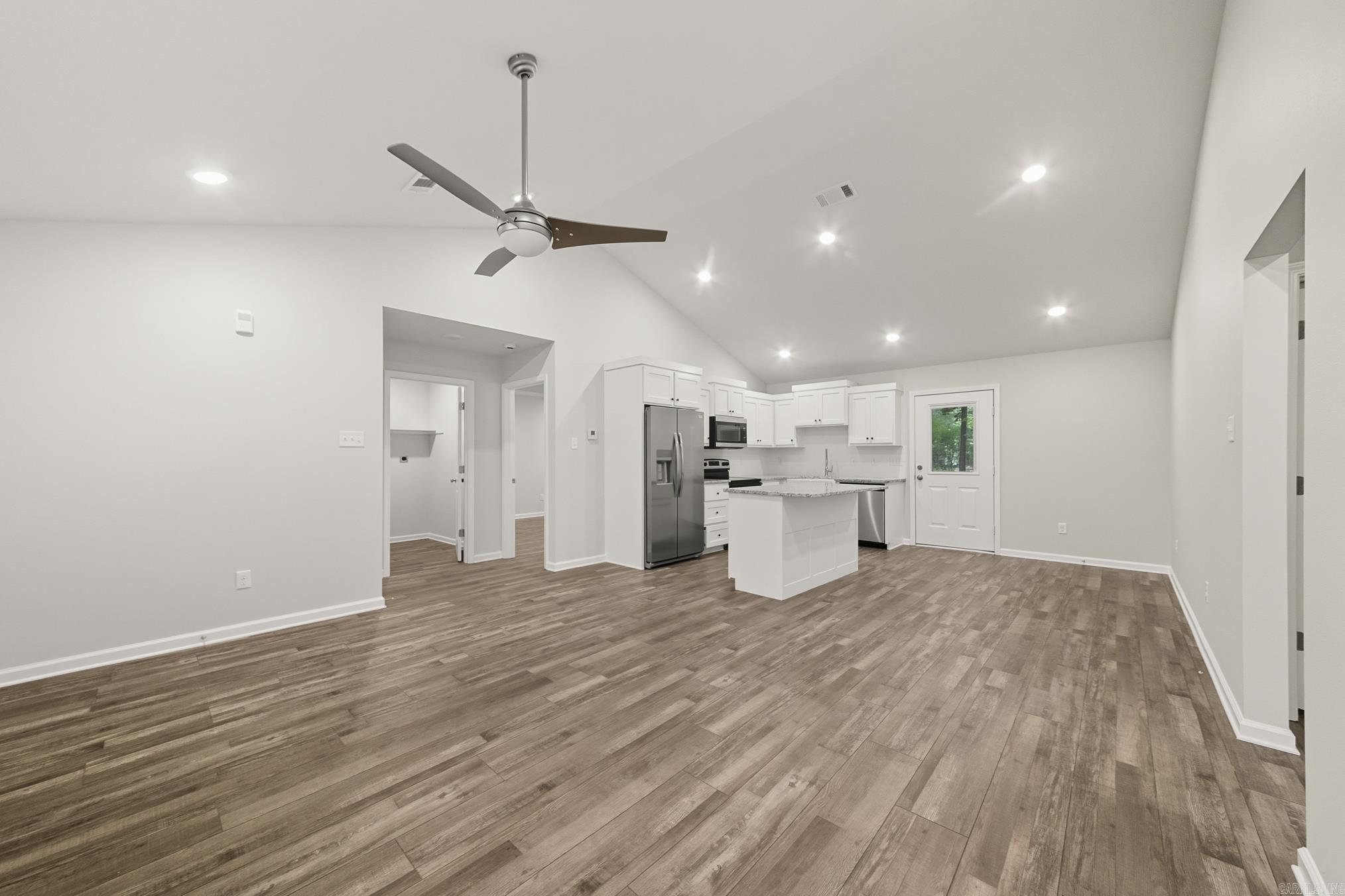 PAW'S PLACE - Residential Lease