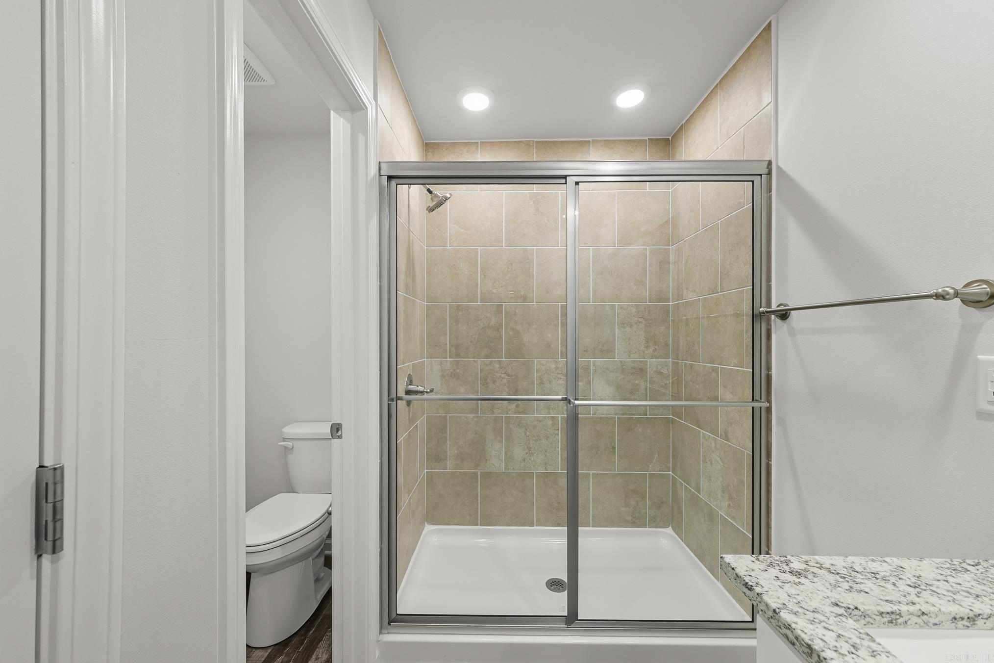 PAW'S PLACE - Residential Lease