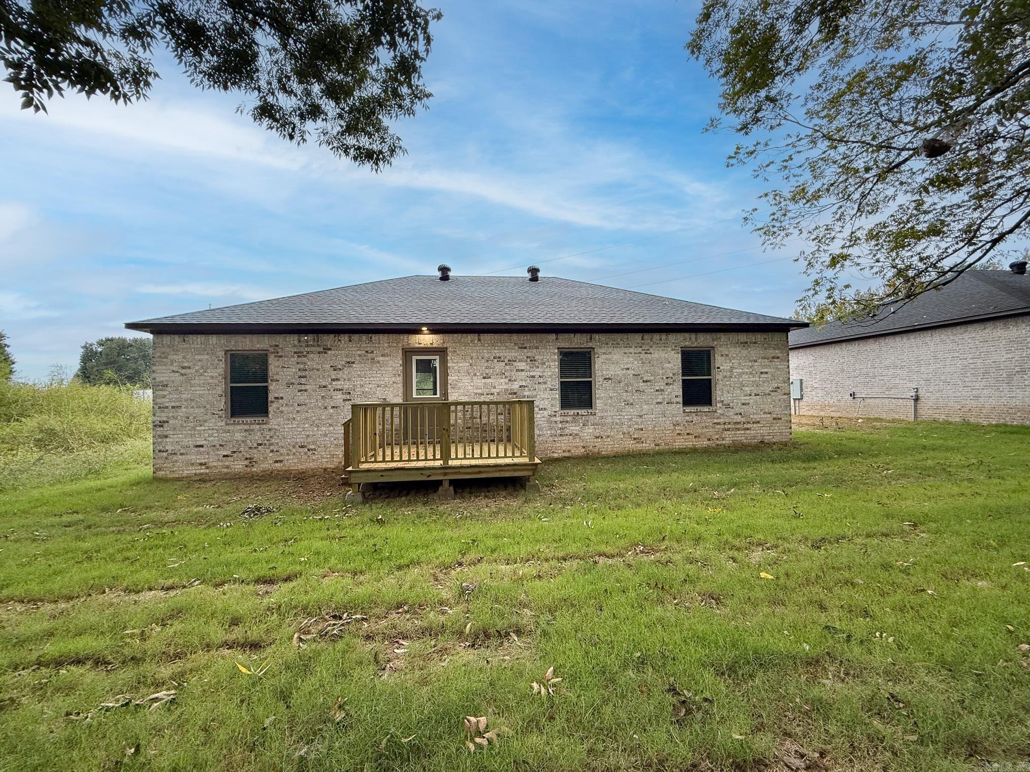 PAW'S PLACE - Residential Lease