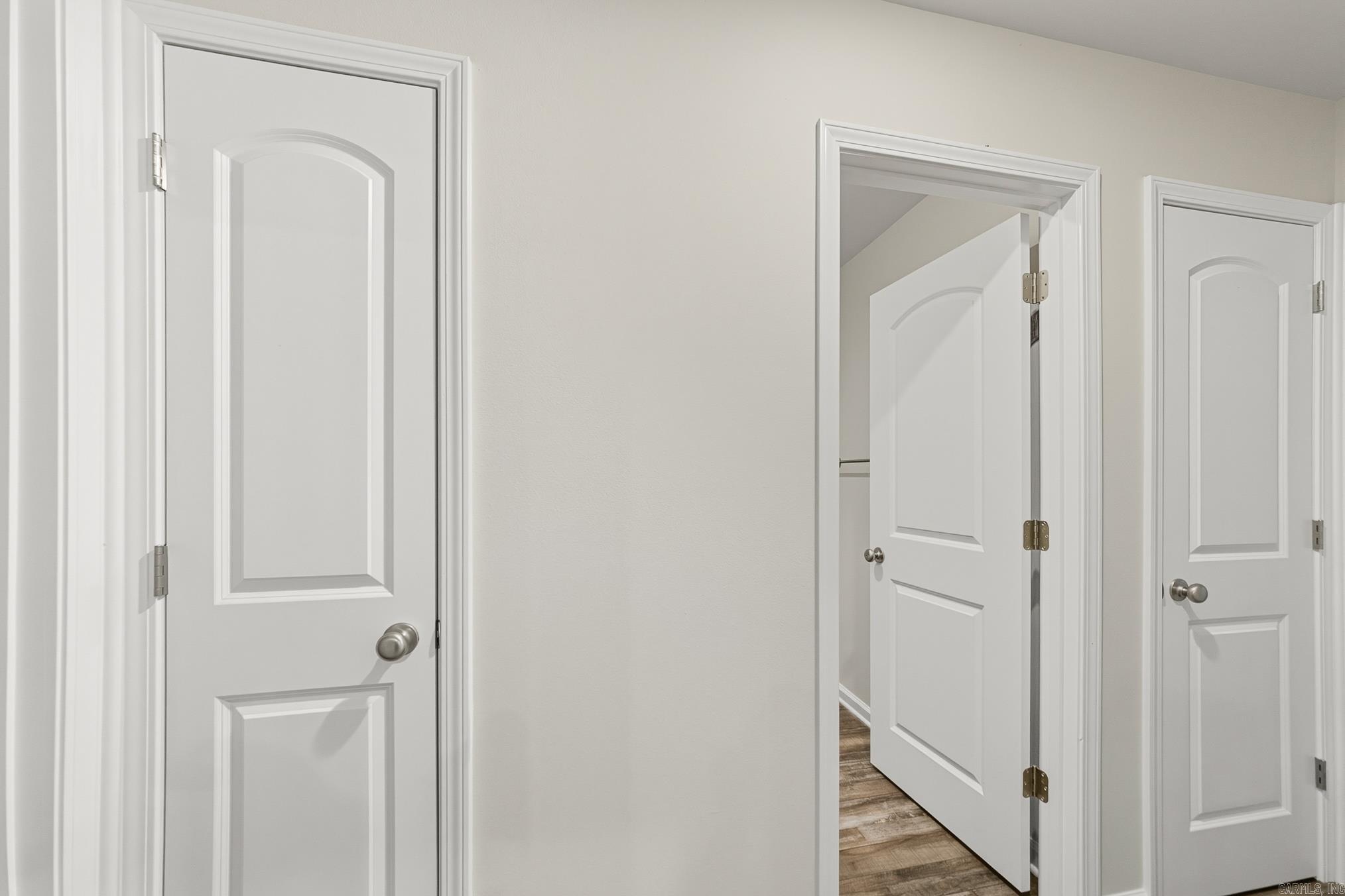 PAW'S PLACE - Residential Lease