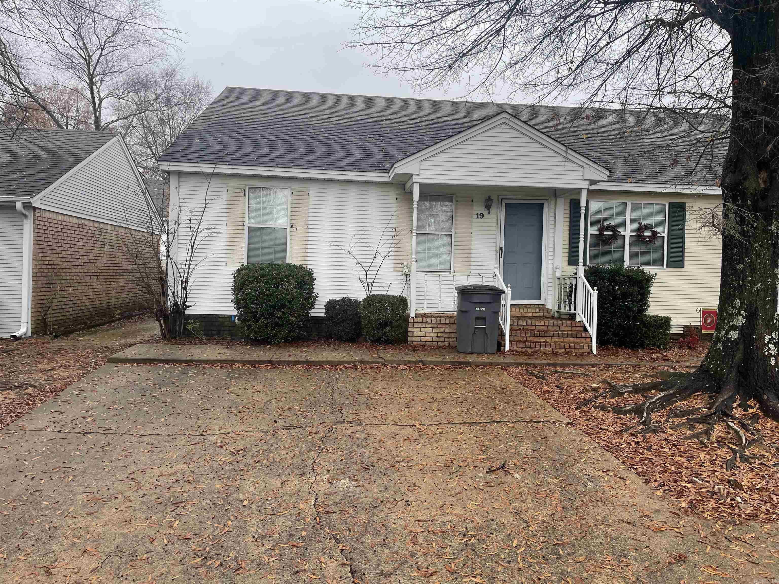 River Oaks Commons - Residential Lease