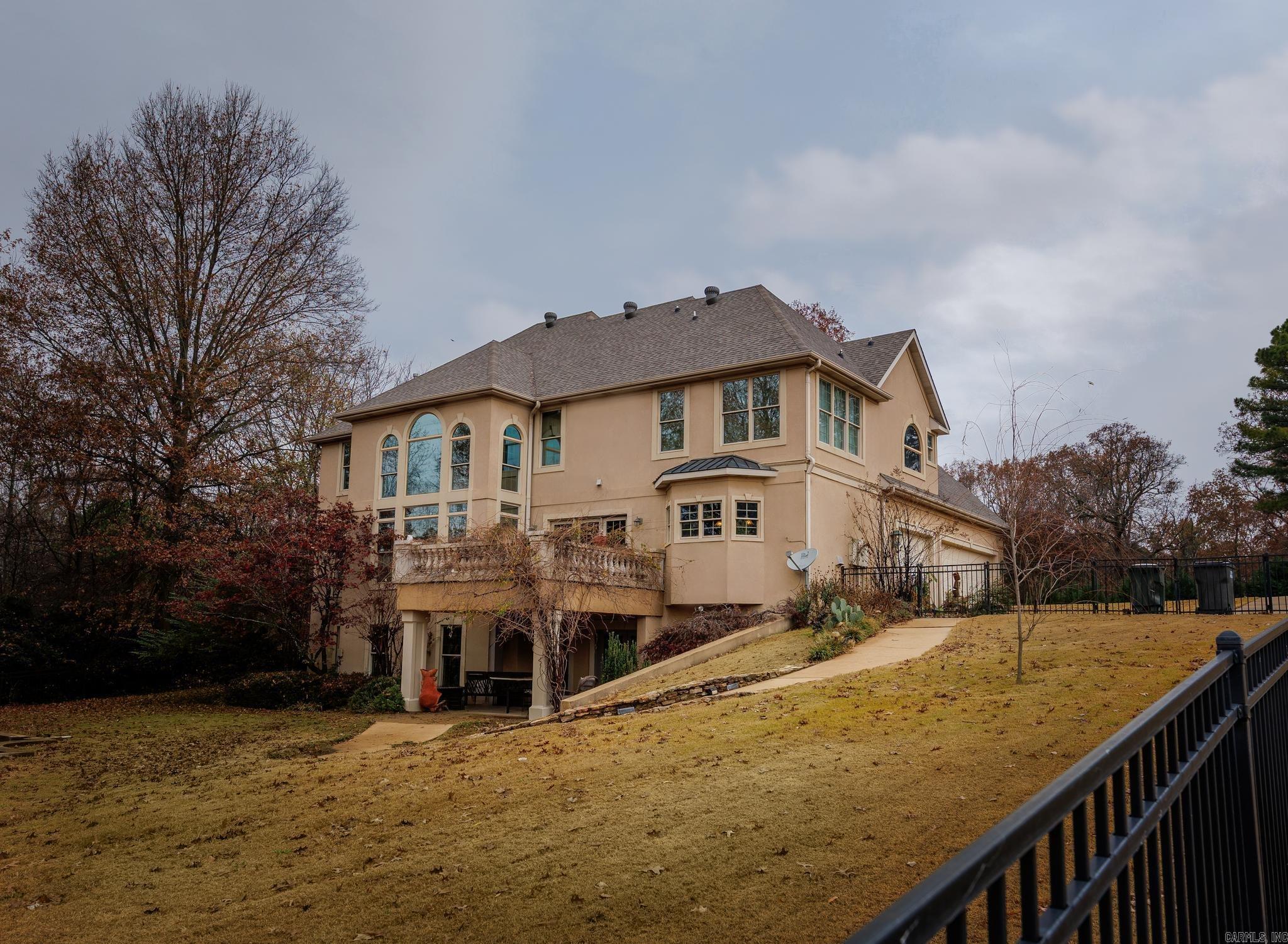 Ridgepointe - Residential