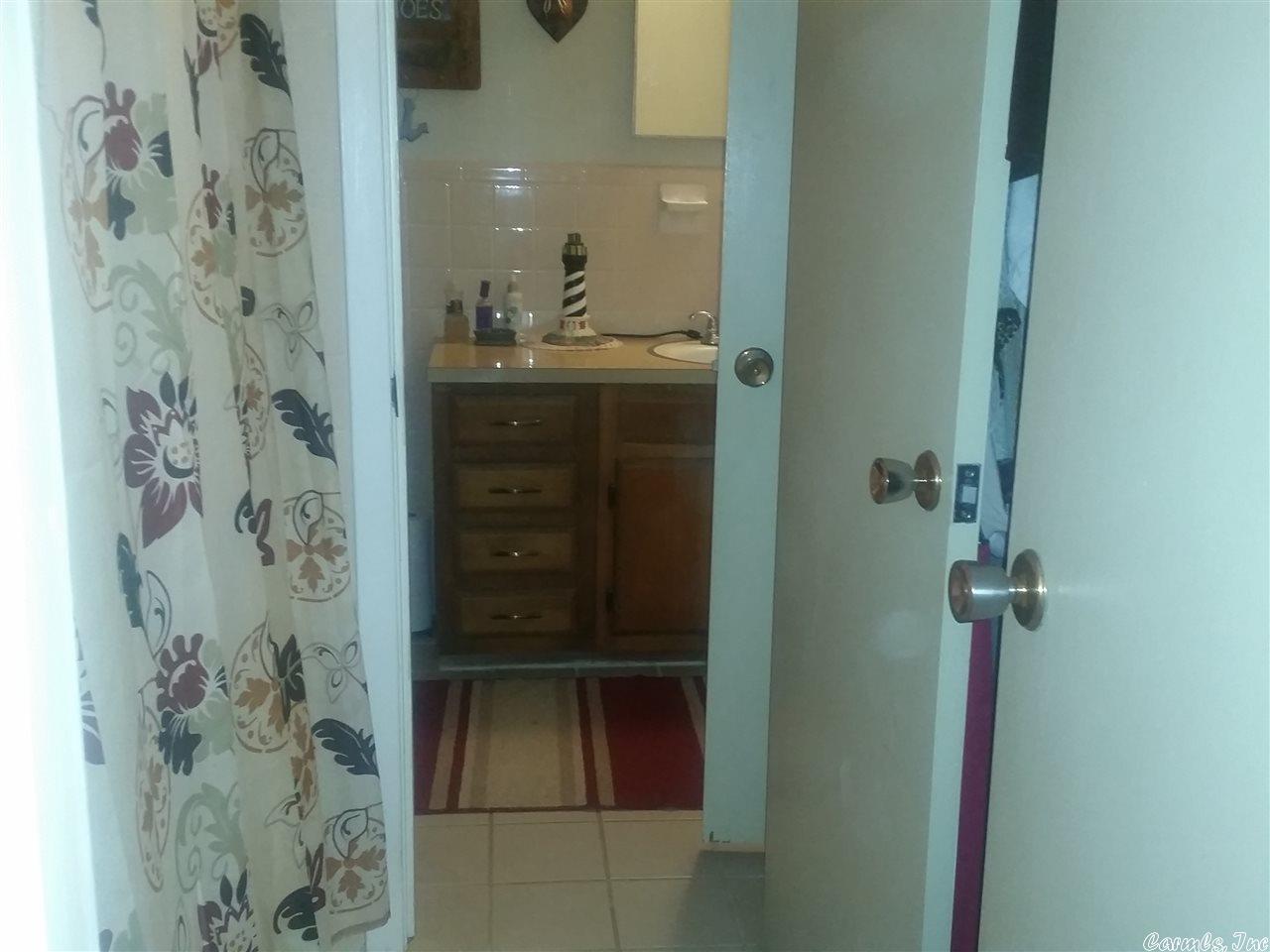 Townhouse 2nd - Residential Lease