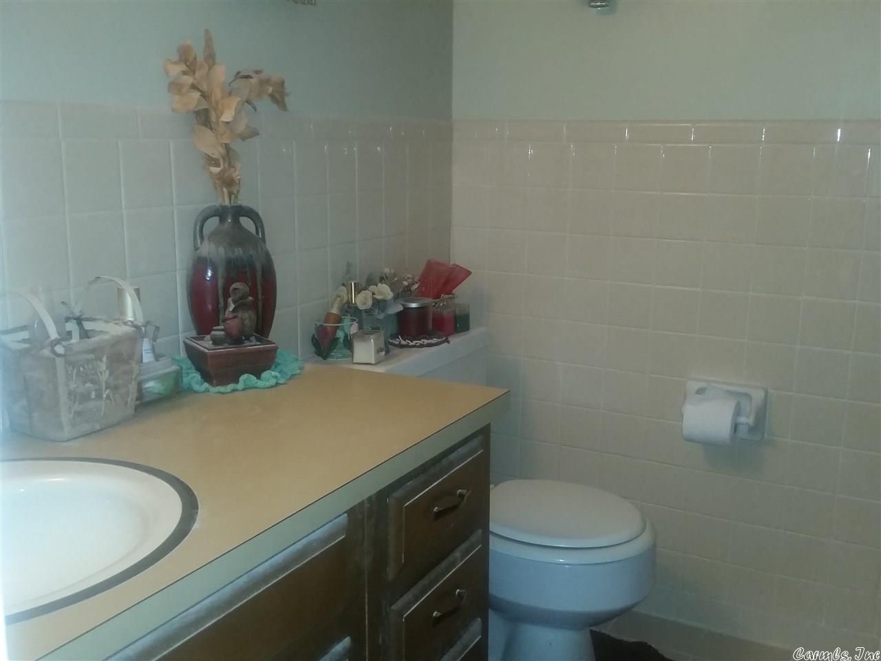 Townhouse 2nd - Residential Lease