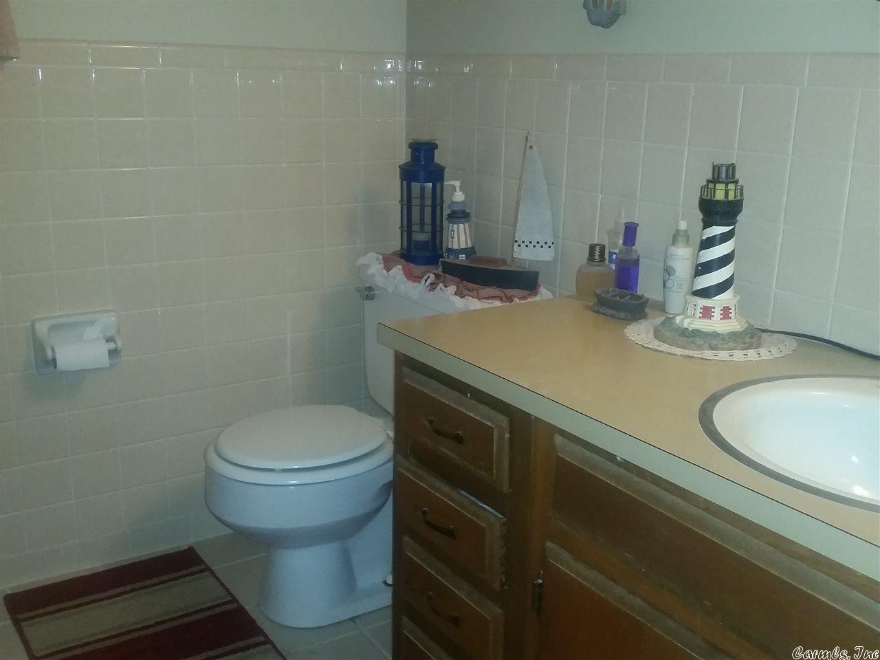 Townhouse 2nd - Residential Lease