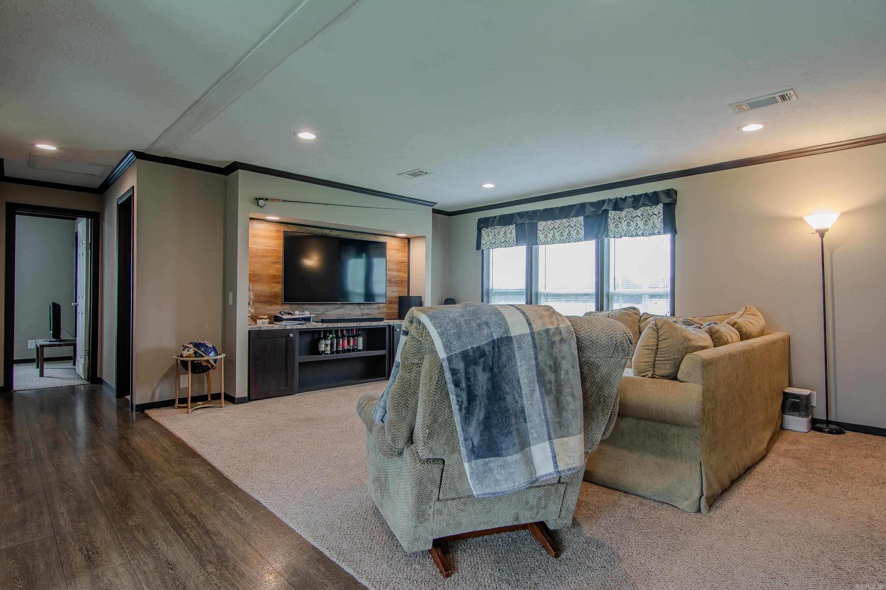 SHADY VALLEY - Residential