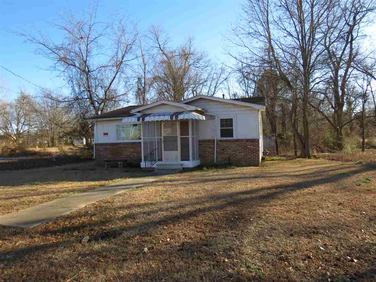 Great investment home, 3 bedroom, 1 bath, laundry room, and hardwood floors, new windows. Make a few personal touches and put this property on the rental market. This Property has been identified as being in FEMA Flood Zone X500. **Property was built prior to 1978 and lead based paint potentially exists. Call Listing Agent for your personal tour.**Agents see remarks.