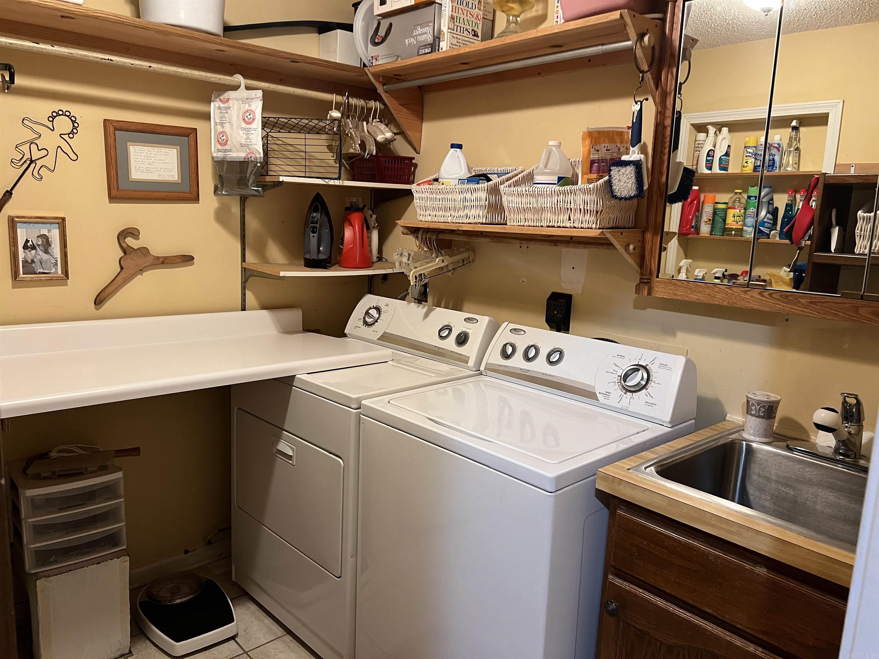 OAK LAWN ESTATES - Residential