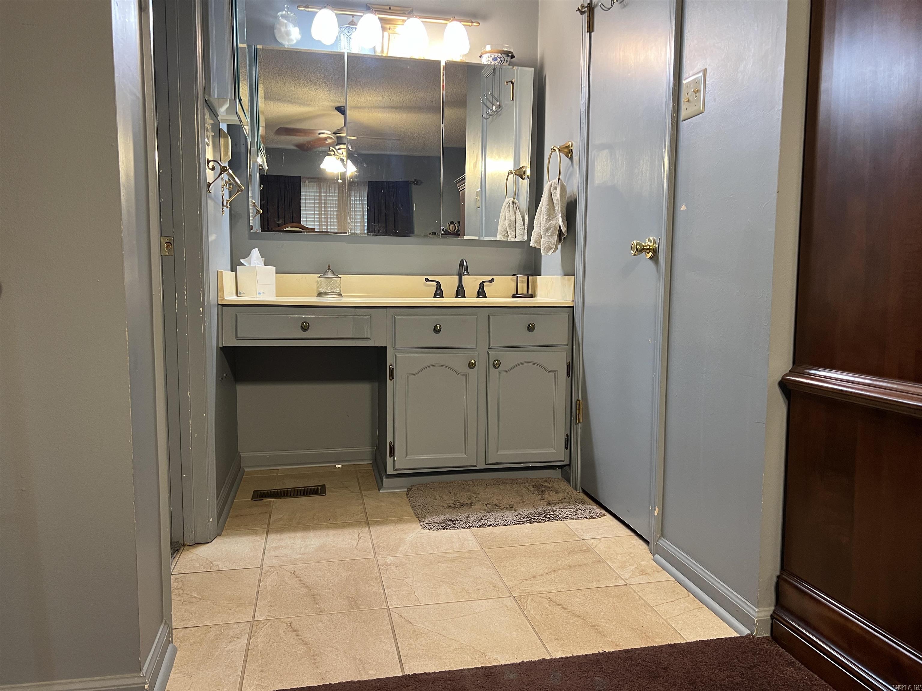 OAK LAWN ESTATES - Residential