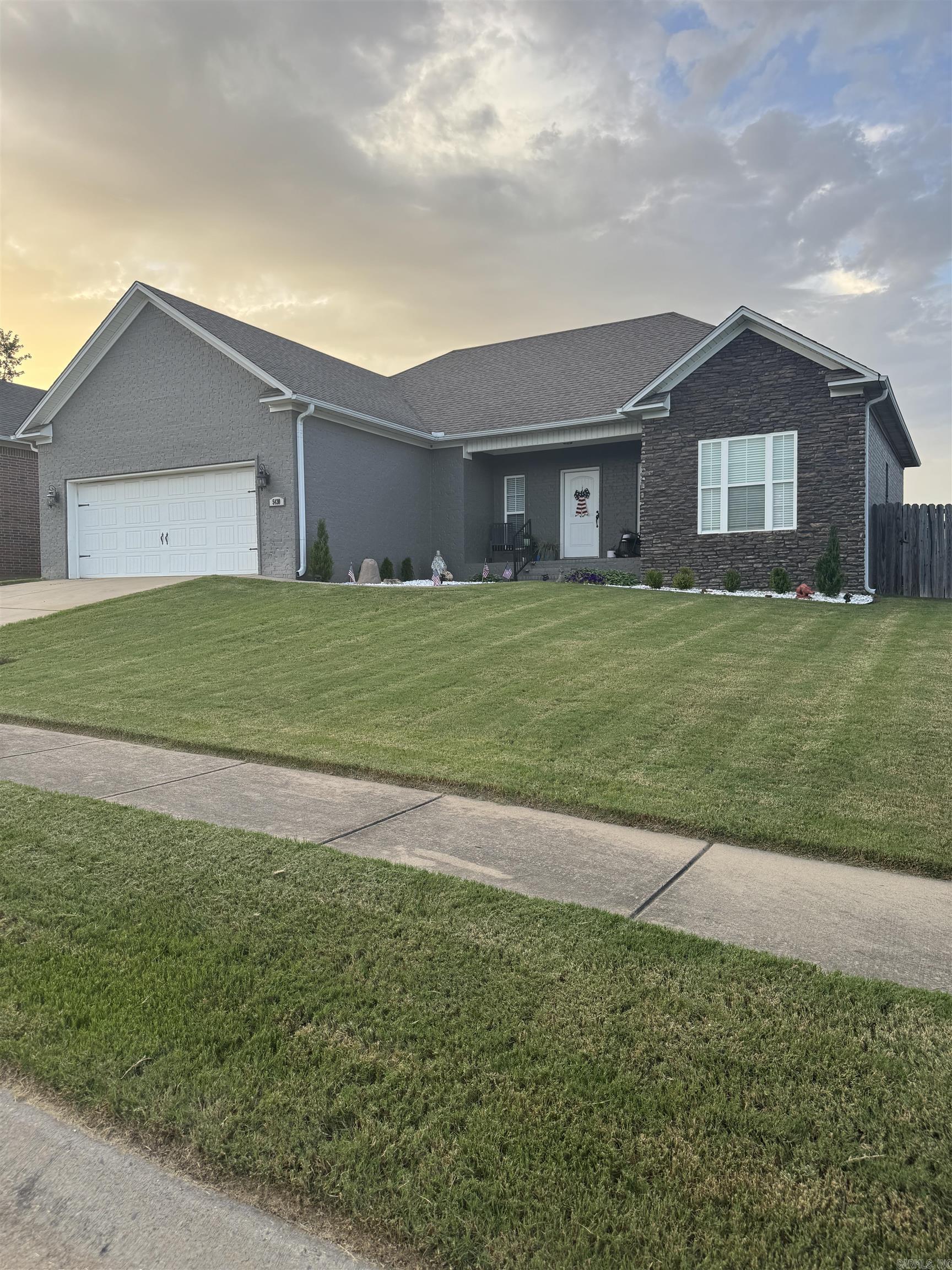 Welcome to this charming 3-bedroom, 2-bathroom home located in the highly desirable Chapel Creek neighborhood. Enjoy the family-friendly streets located within minutes of the areaās top-rated schools. Bonus feature in the garage includes a mini split system- ideal for a gym or climate-controlled storage.
