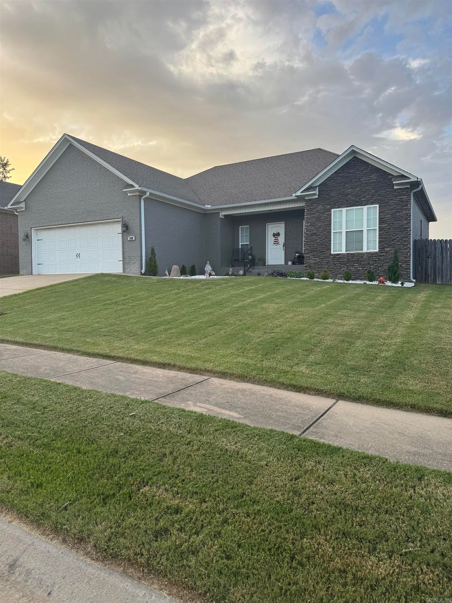Welcome to this charming 3-bedroom, 2-bathroom home located in the highly desirable Chapel Creek neighborhood. Enjoy the family-friendly streets located within minutes of the area’s top-rated schools. Bonus feature in the garage includes a mini split system- ideal for a gym or climate-controlled storage.