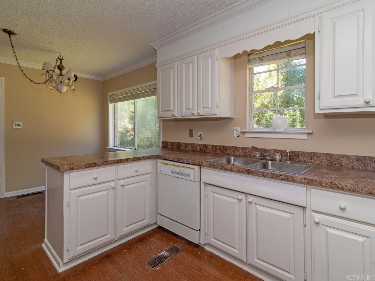 Eli J Lewis - Residential