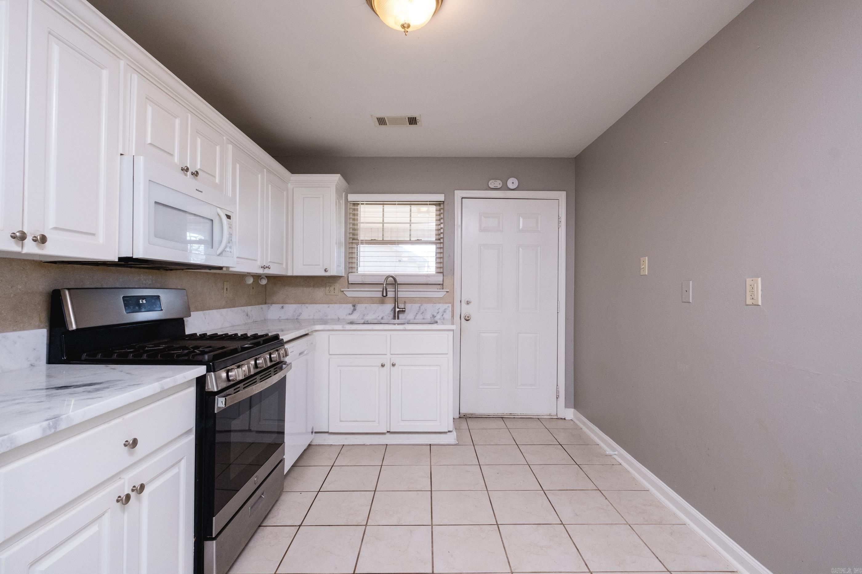 FOREST HILL - Residential