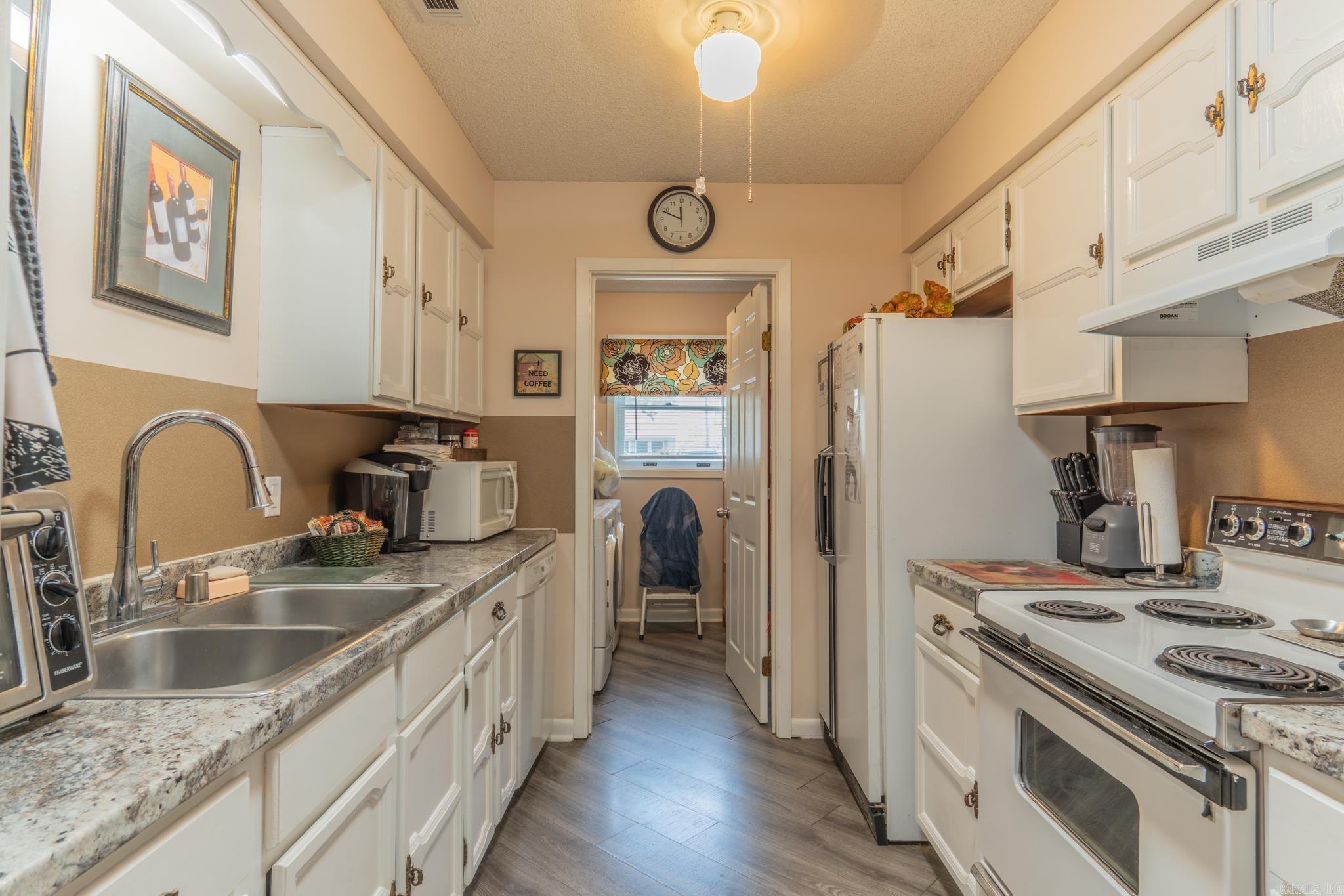 CORONADO COURTS - Residential