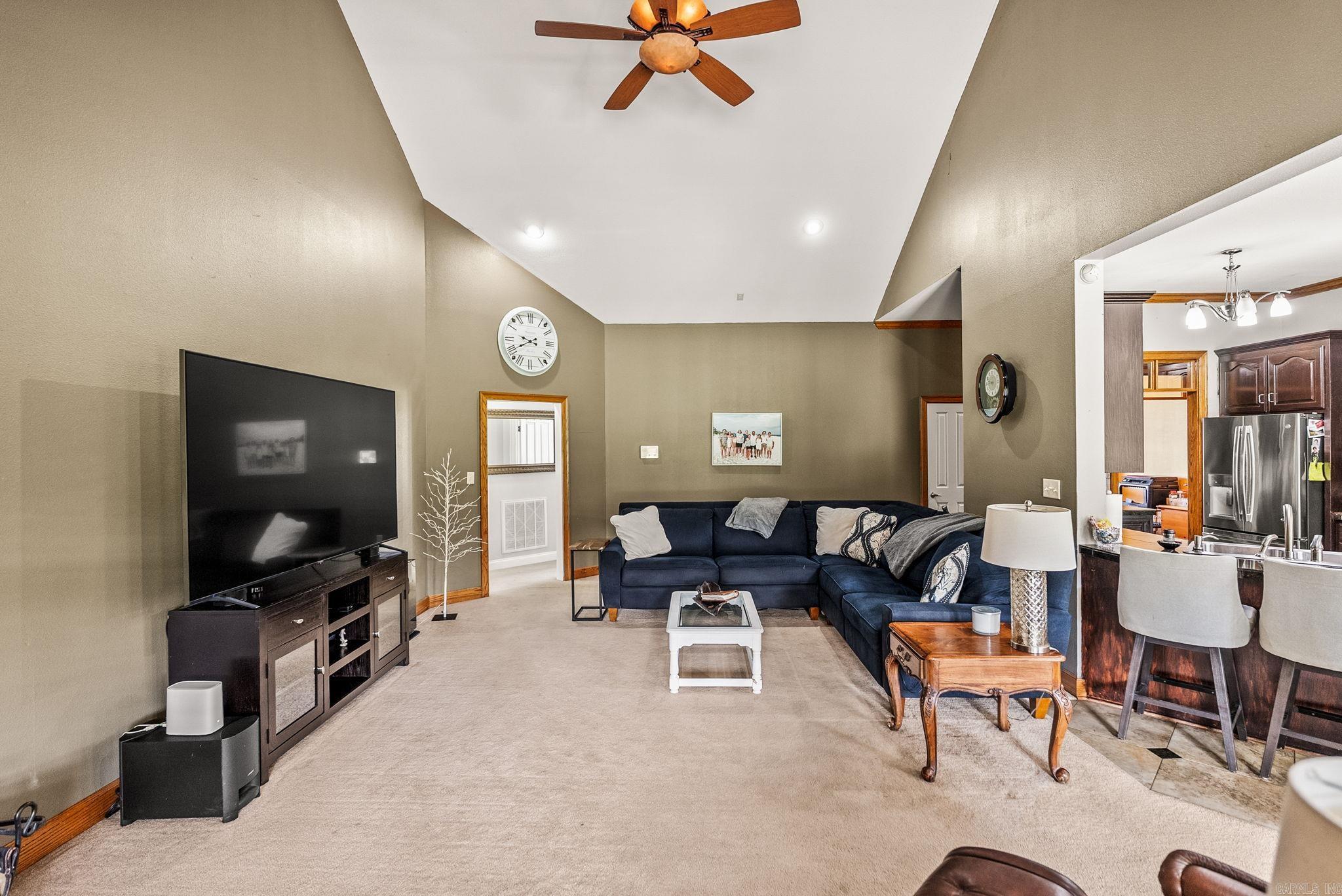 WILLOW WIND EST - Residential