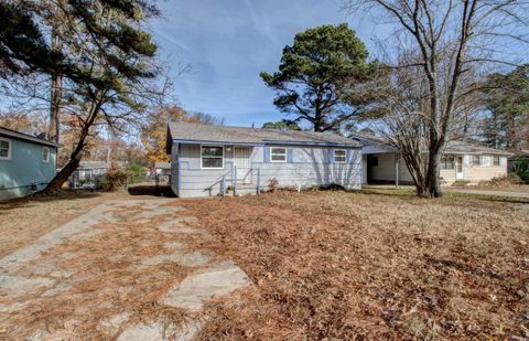 Photo of 7100 Redwood Dr, Little Rock, AR 72209 (MLS # 25049820)