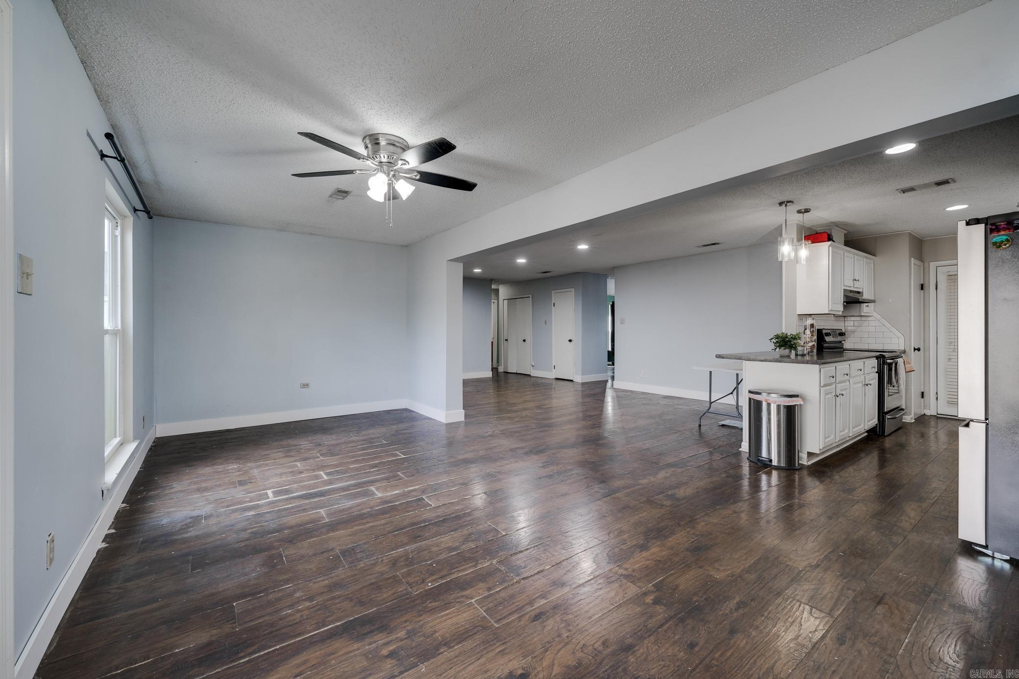 NORTH HILLS MANOR - Residential