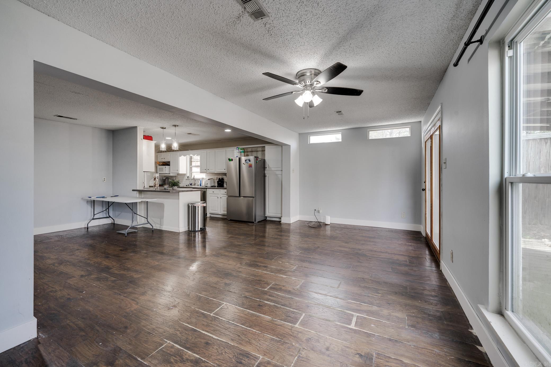 NORTH HILLS MANOR - Residential