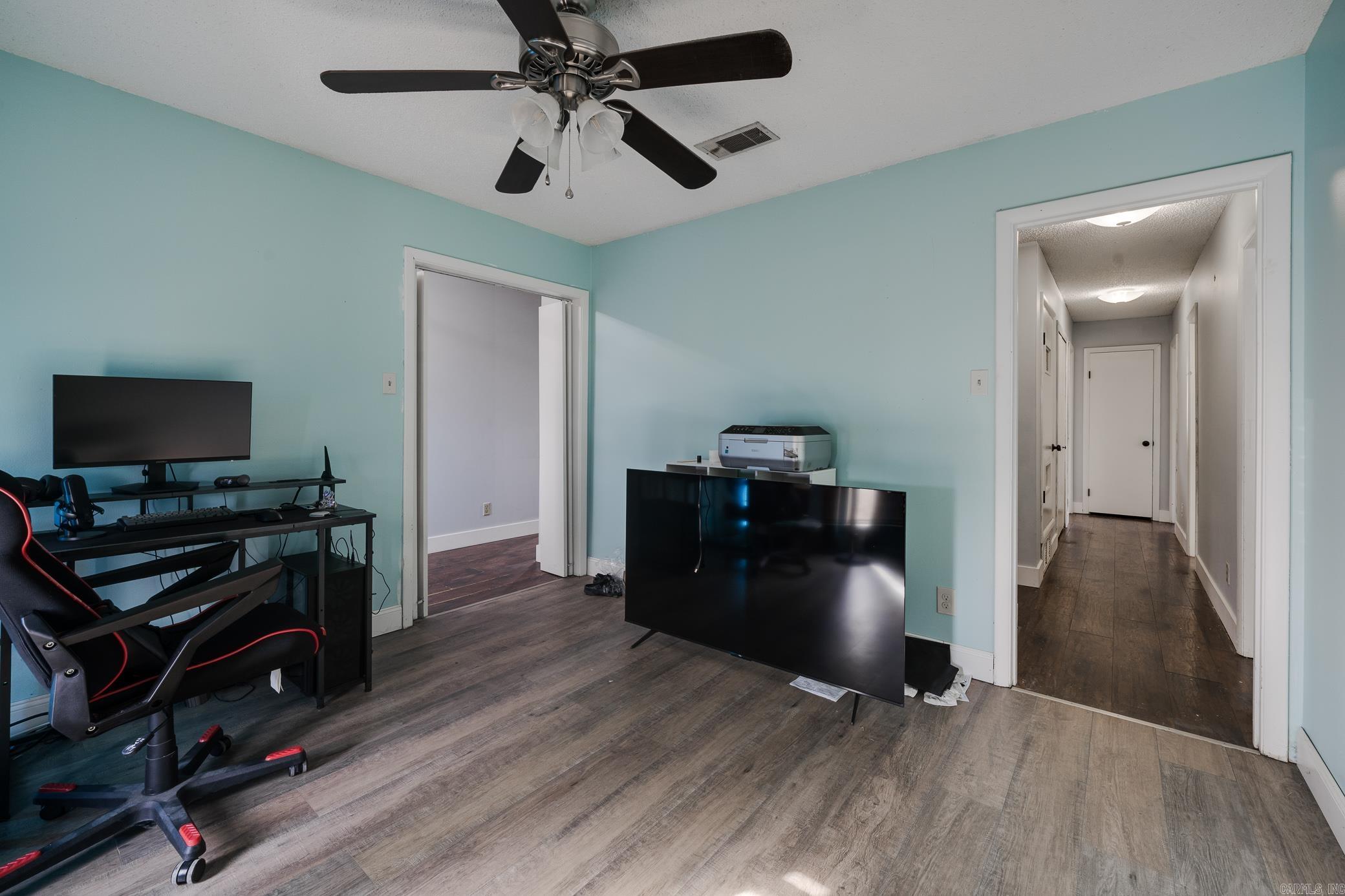 NORTH HILLS MANOR - Residential