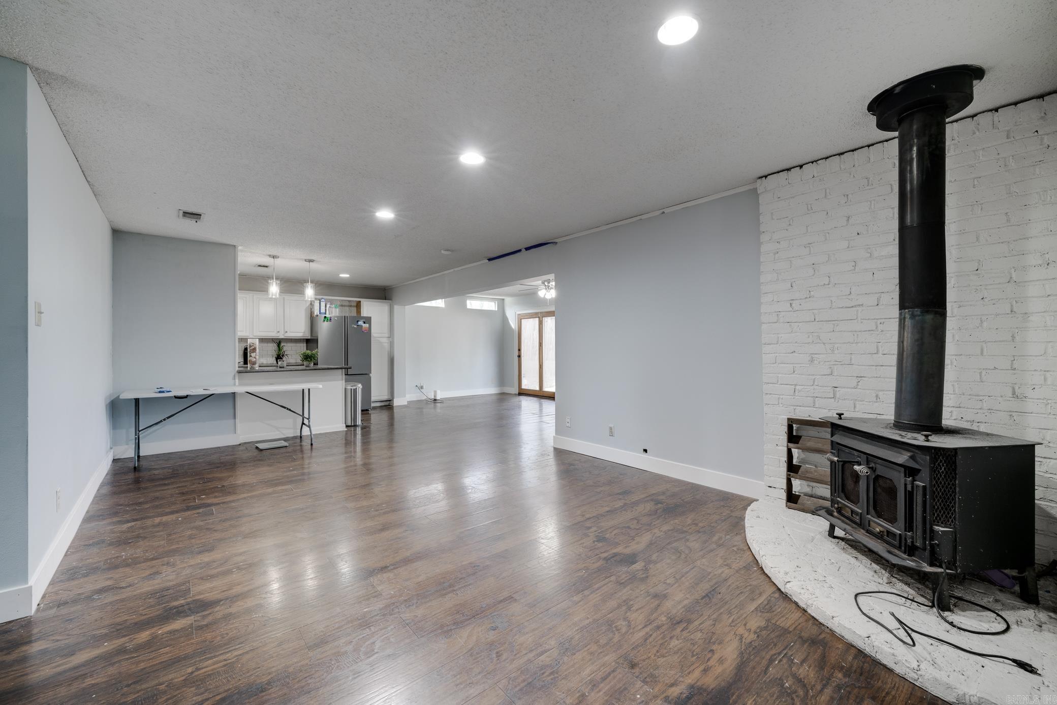 NORTH HILLS MANOR - Residential