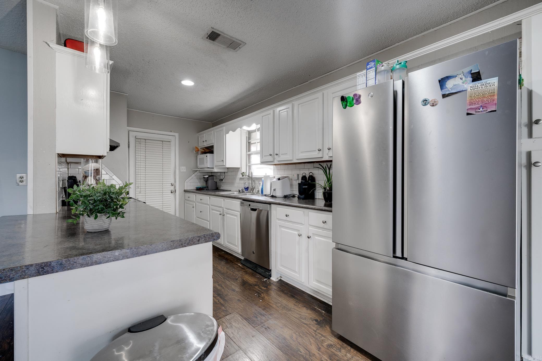 NORTH HILLS MANOR - Residential