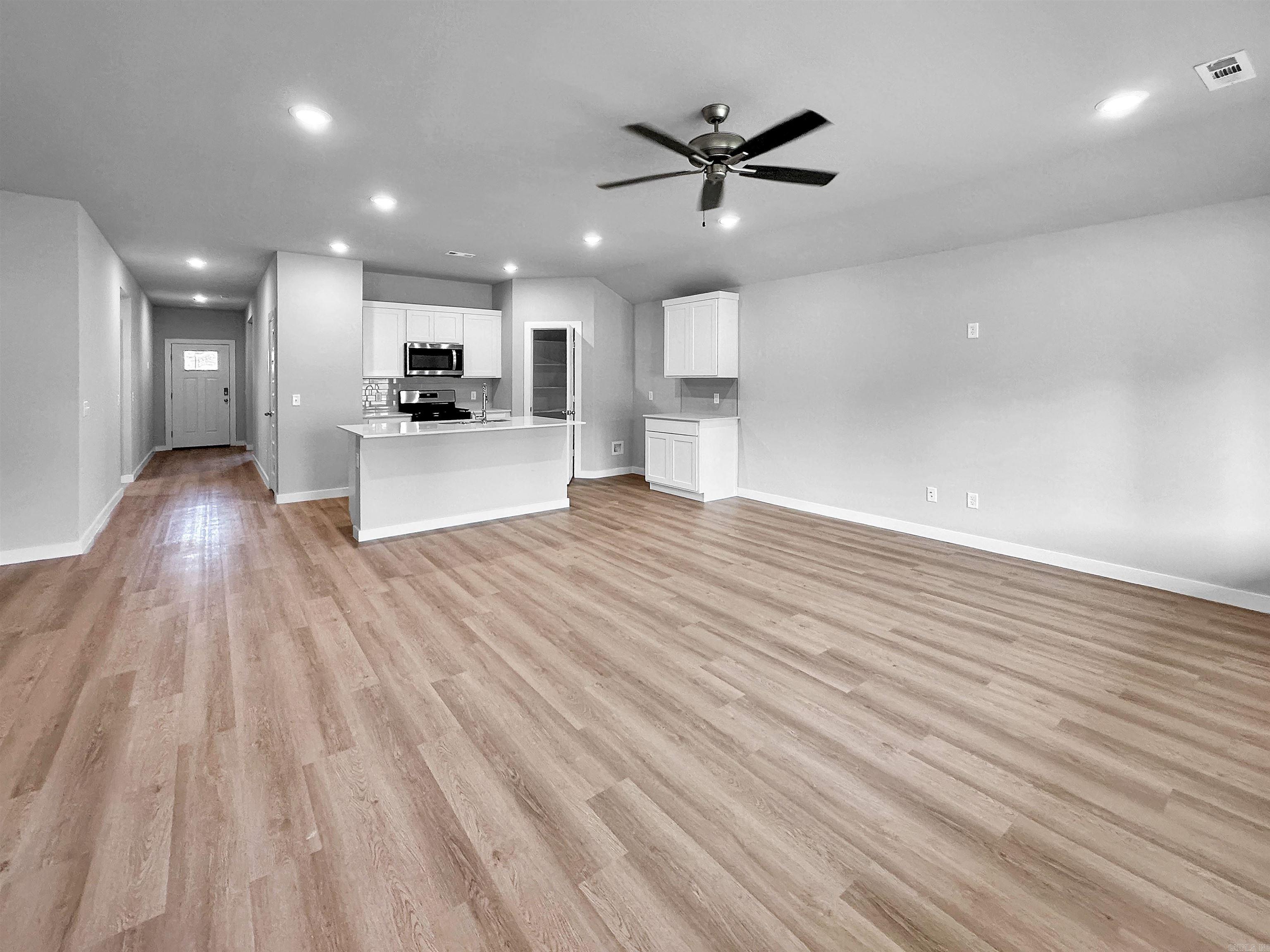 THE RESERVE AT COUNTRY CLUB PHAS - Residential