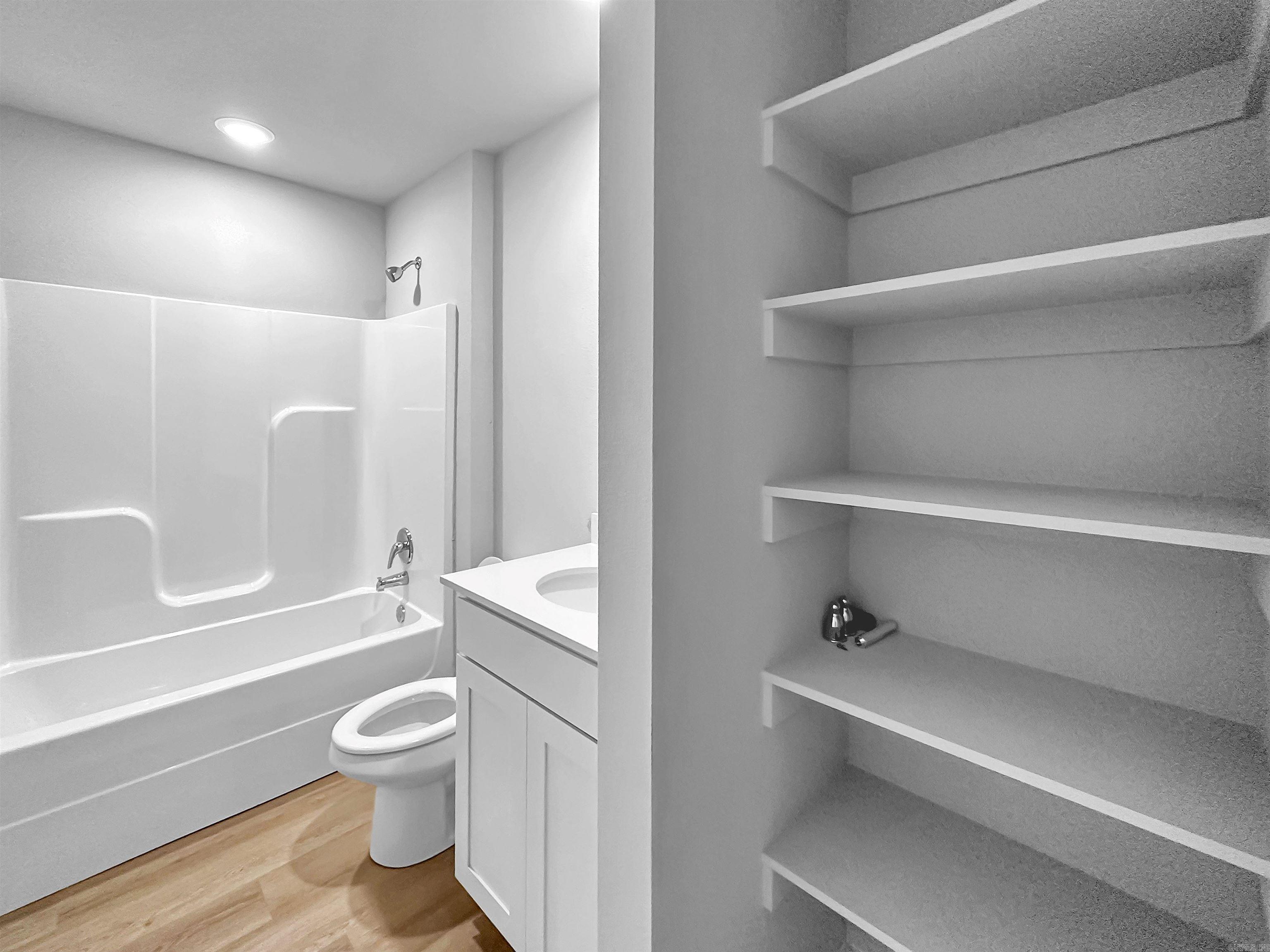 THE RESERVE AT COUNTRY CLUB PHAS - Residential