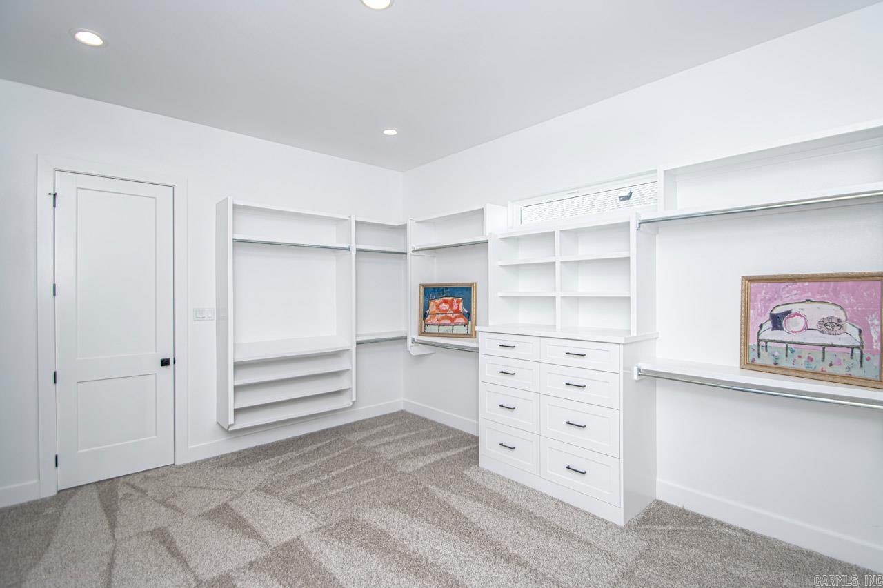 THE POINTE HURRICANE ESTATES - Residential