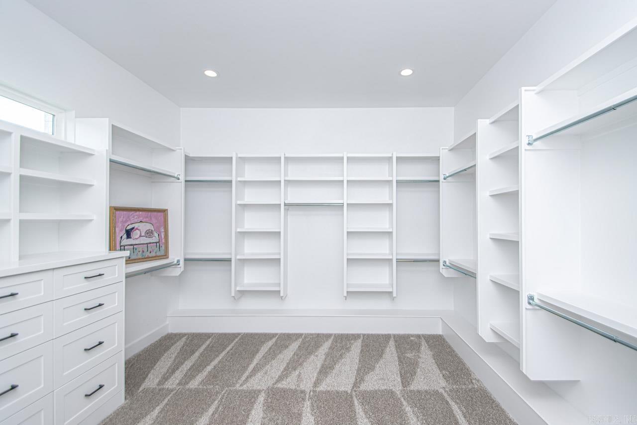 THE POINTE HURRICANE ESTATES - Residential