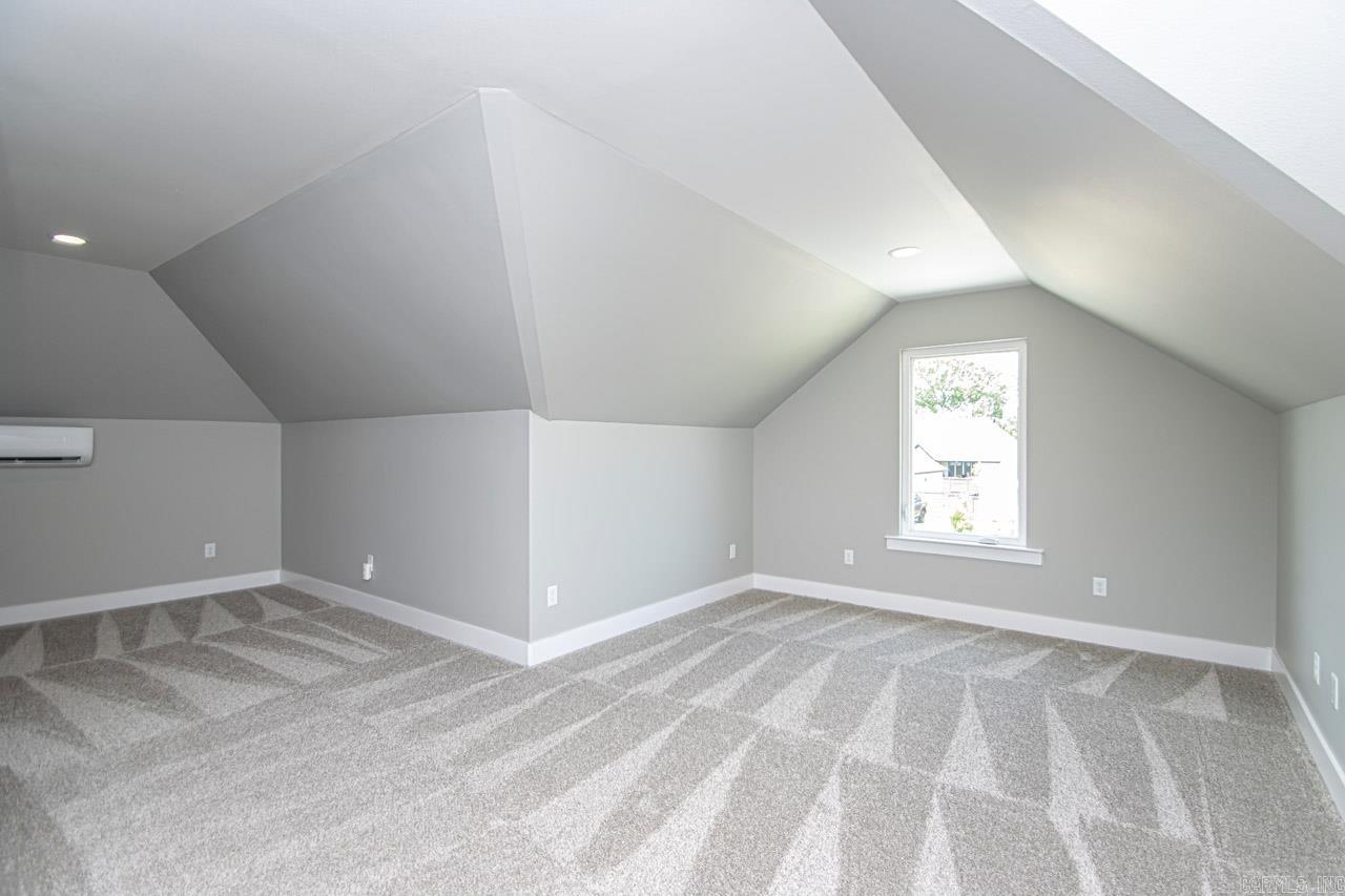 THE POINTE HURRICANE ESTATES - Residential