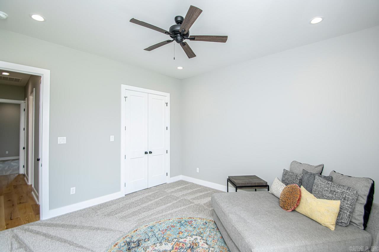 THE POINTE HURRICANE ESTATES - Residential