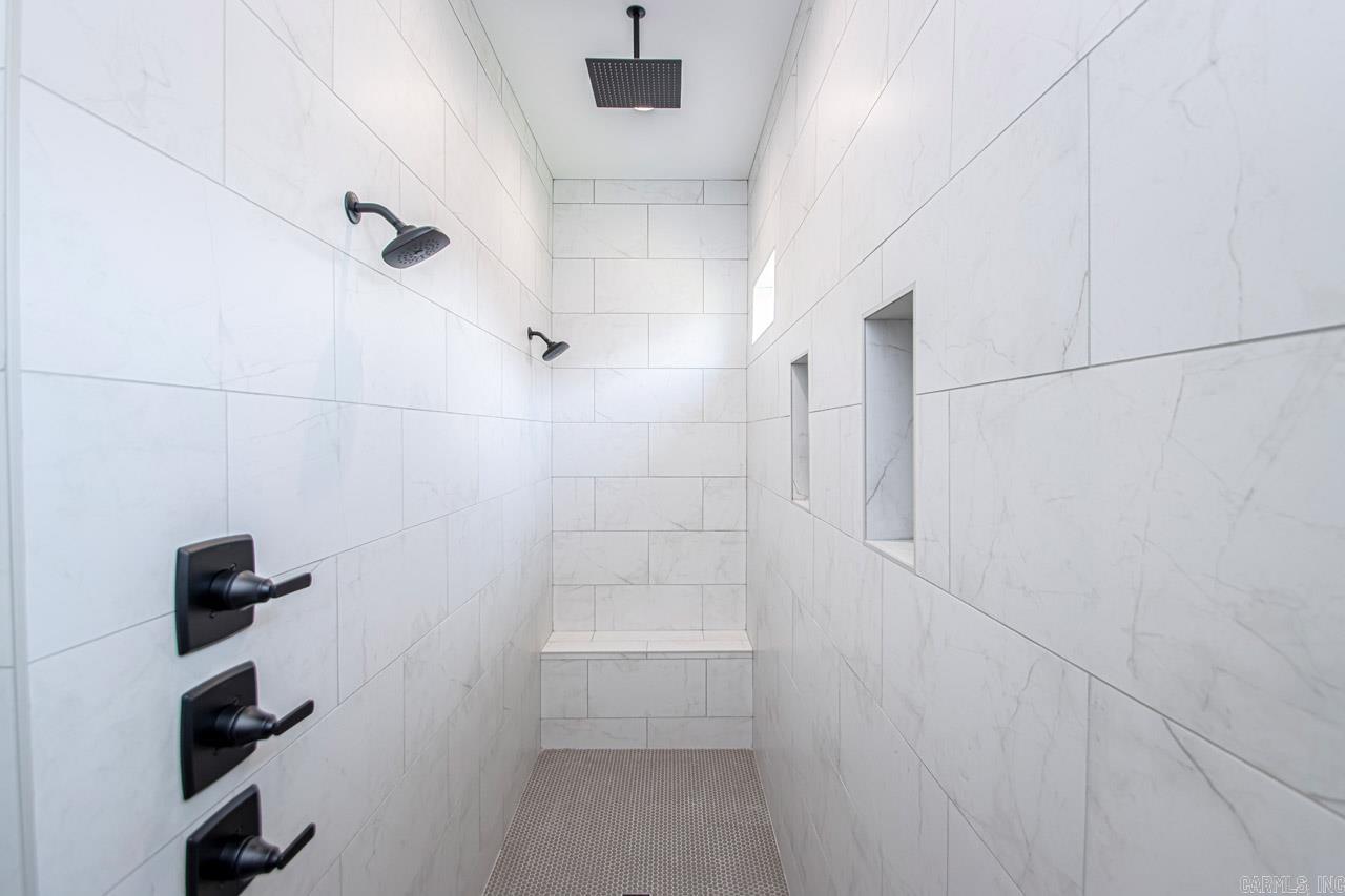 THE POINTE HURRICANE ESTATES - Residential