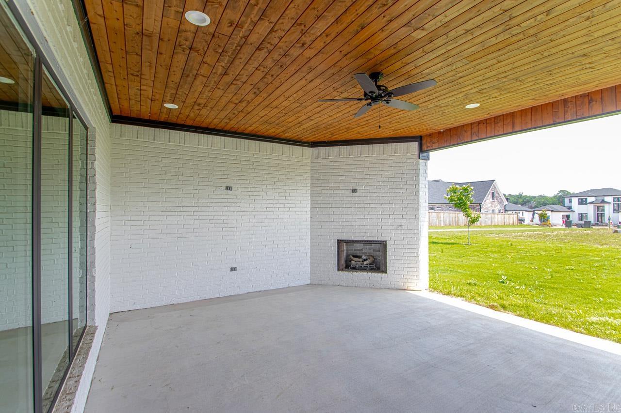 THE POINTE HURRICANE ESTATES - Residential