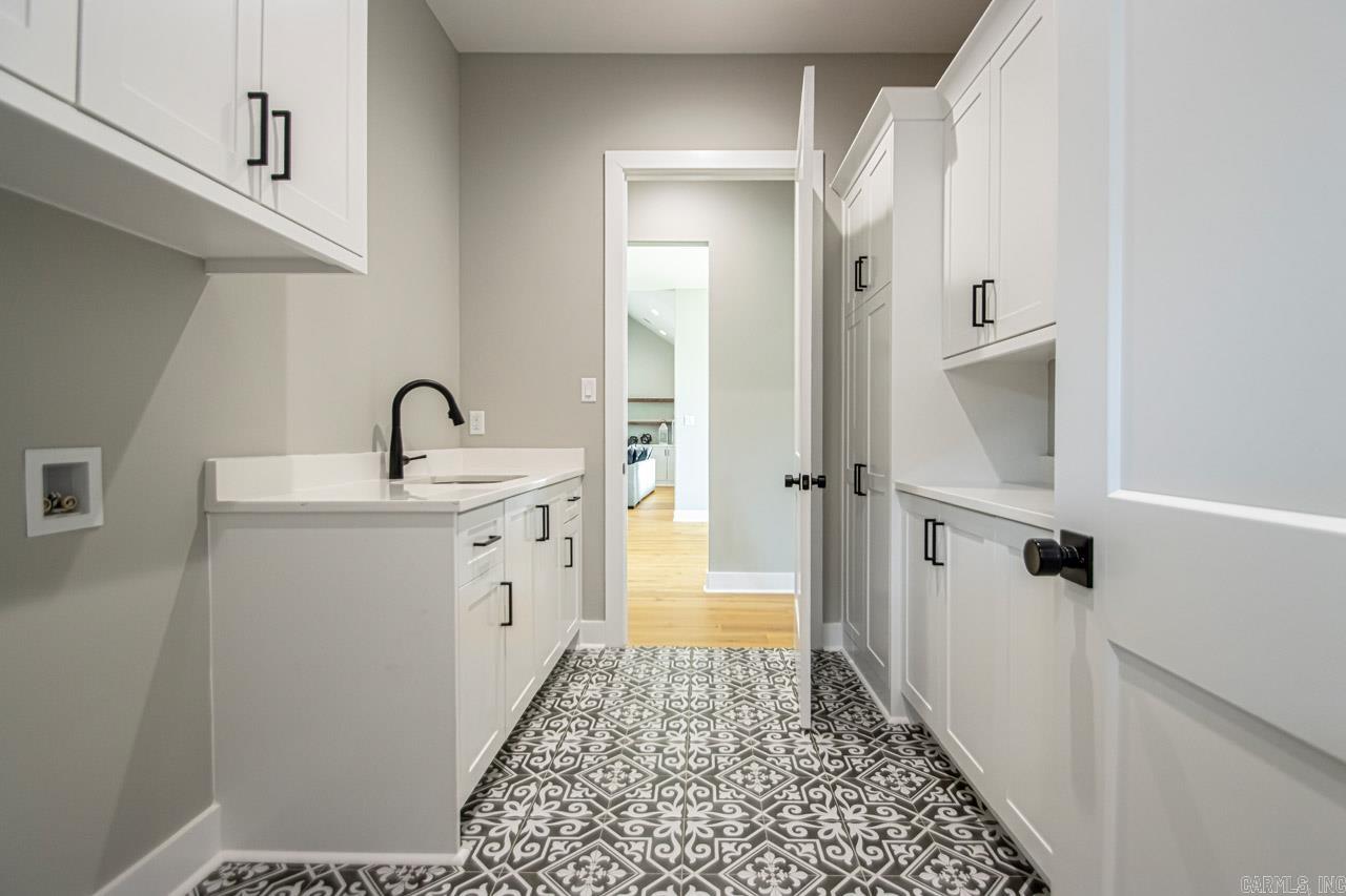 THE POINTE HURRICANE ESTATES - Residential