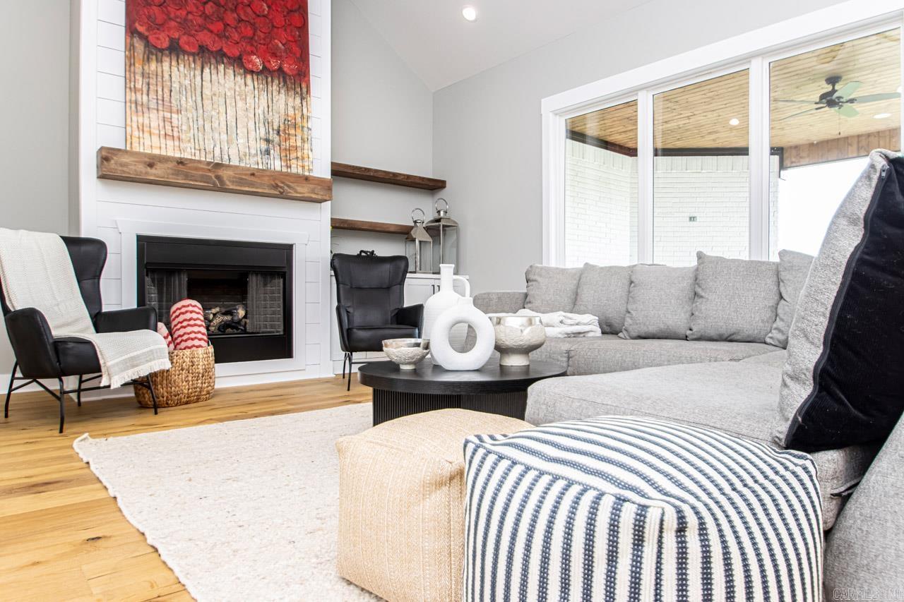 THE POINTE HURRICANE ESTATES - Residential