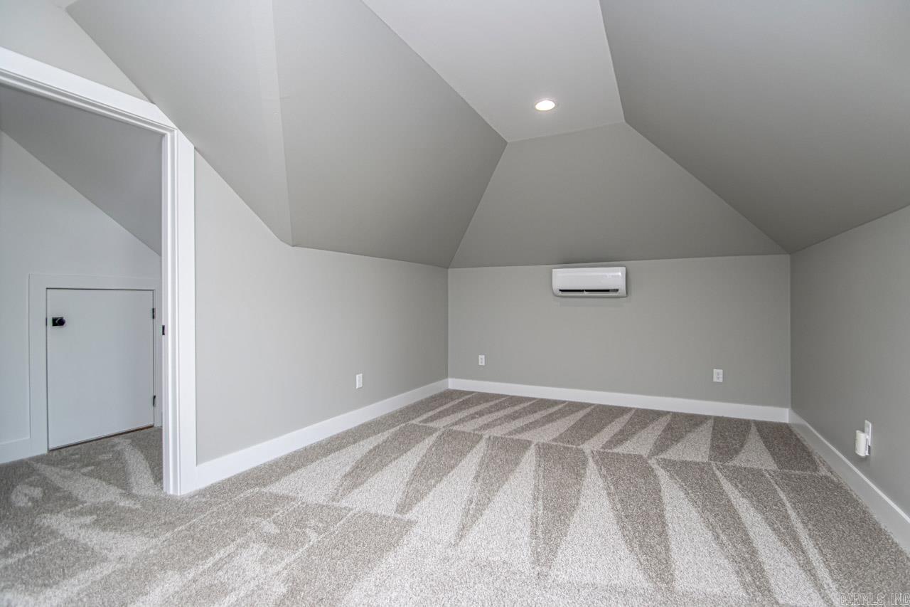 THE POINTE HURRICANE ESTATES - Residential