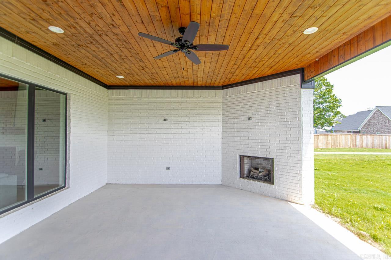 THE POINTE HURRICANE ESTATES - Residential