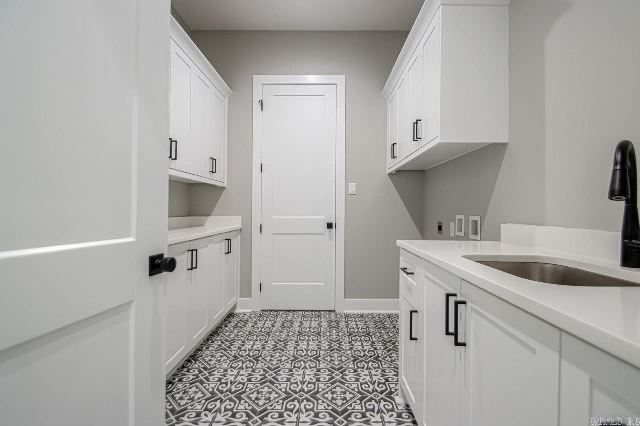 THE POINTE HURRICANE ESTATES - Residential