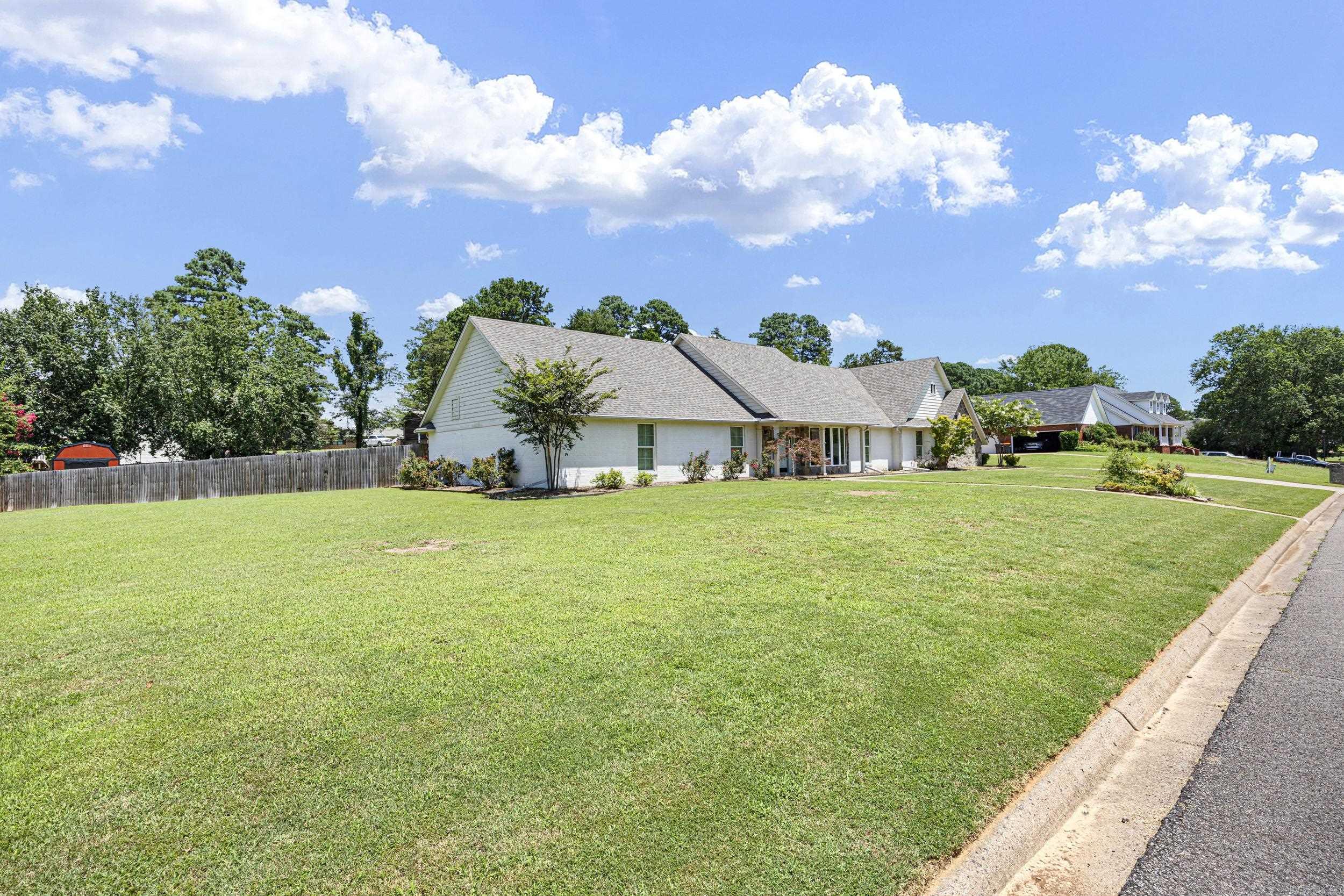 THE HIGHLANDS - Residential