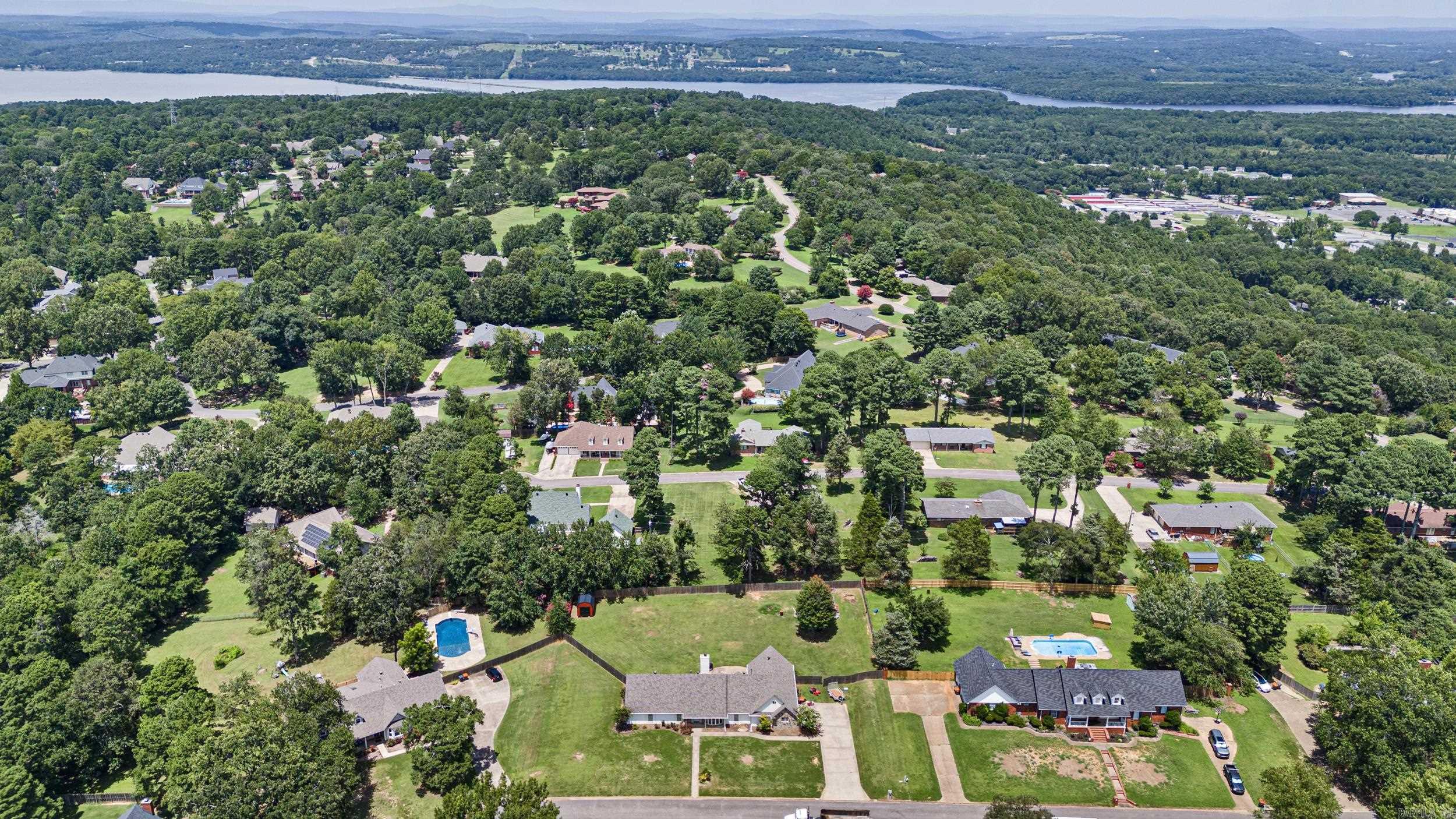 THE HIGHLANDS - Residential