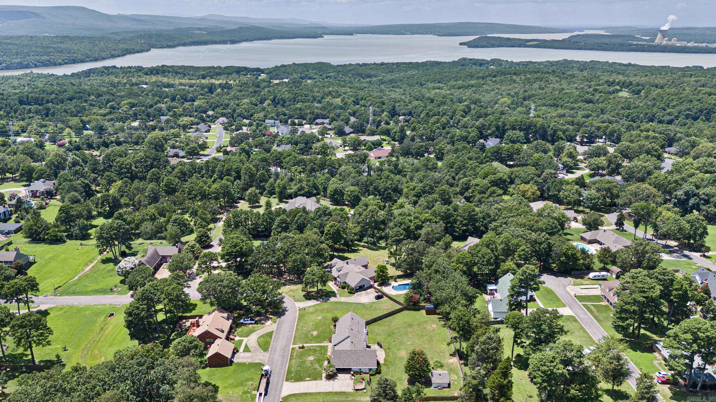 THE HIGHLANDS - Residential