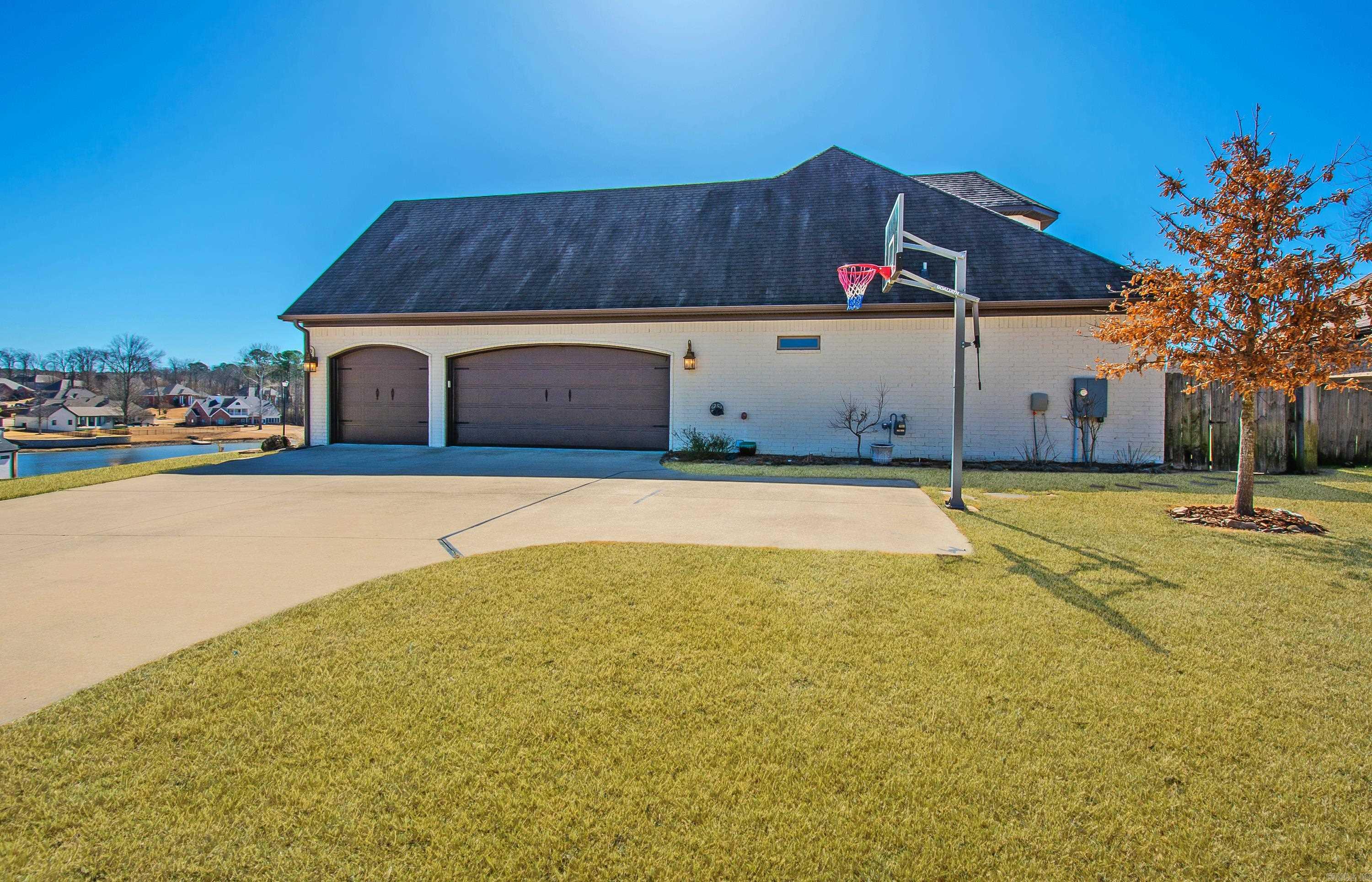 NORTH SHORE @ HURRICANE LAKE EST - Residential