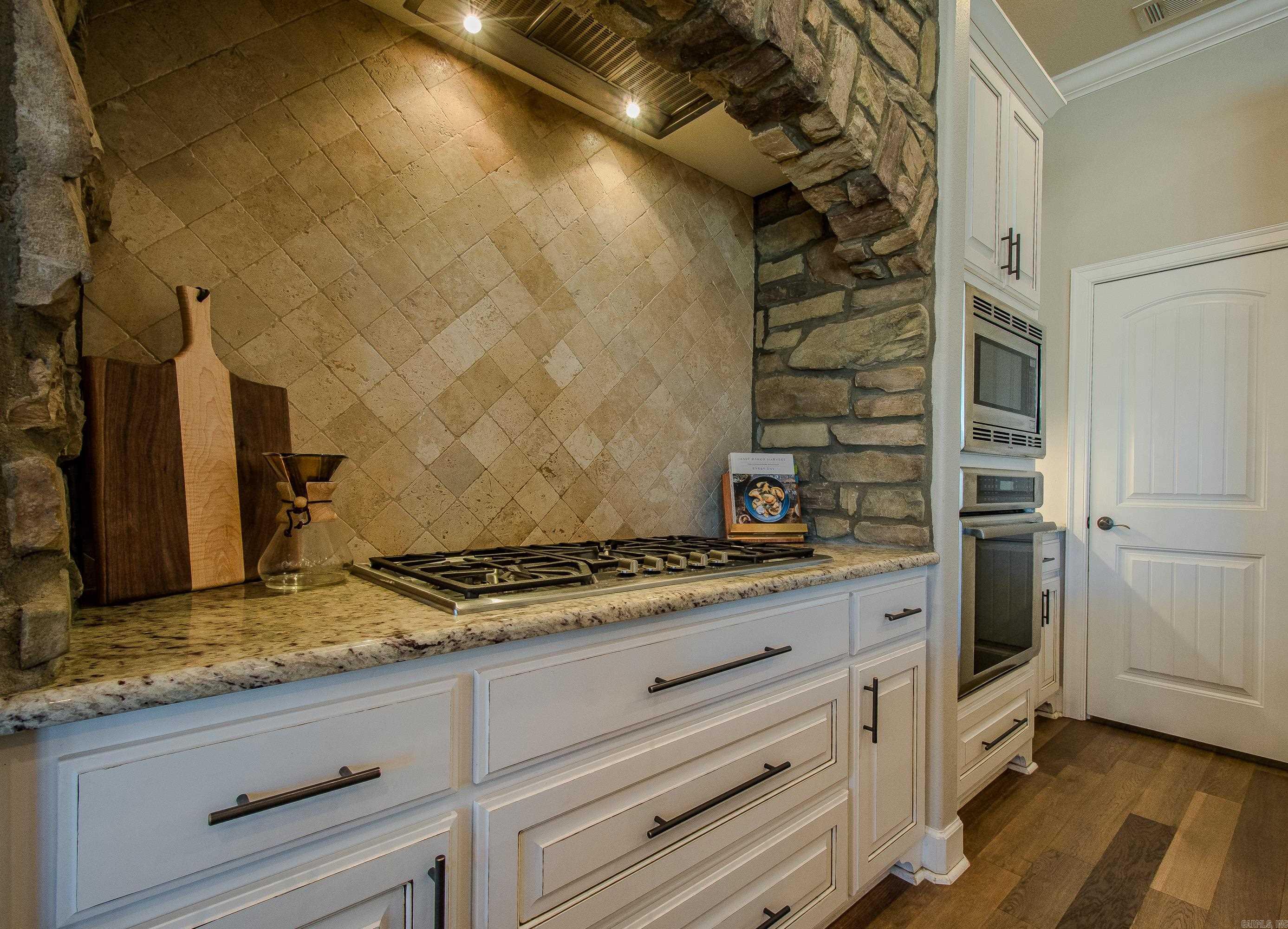 NORTH SHORE @ HURRICANE LAKE EST - Residential