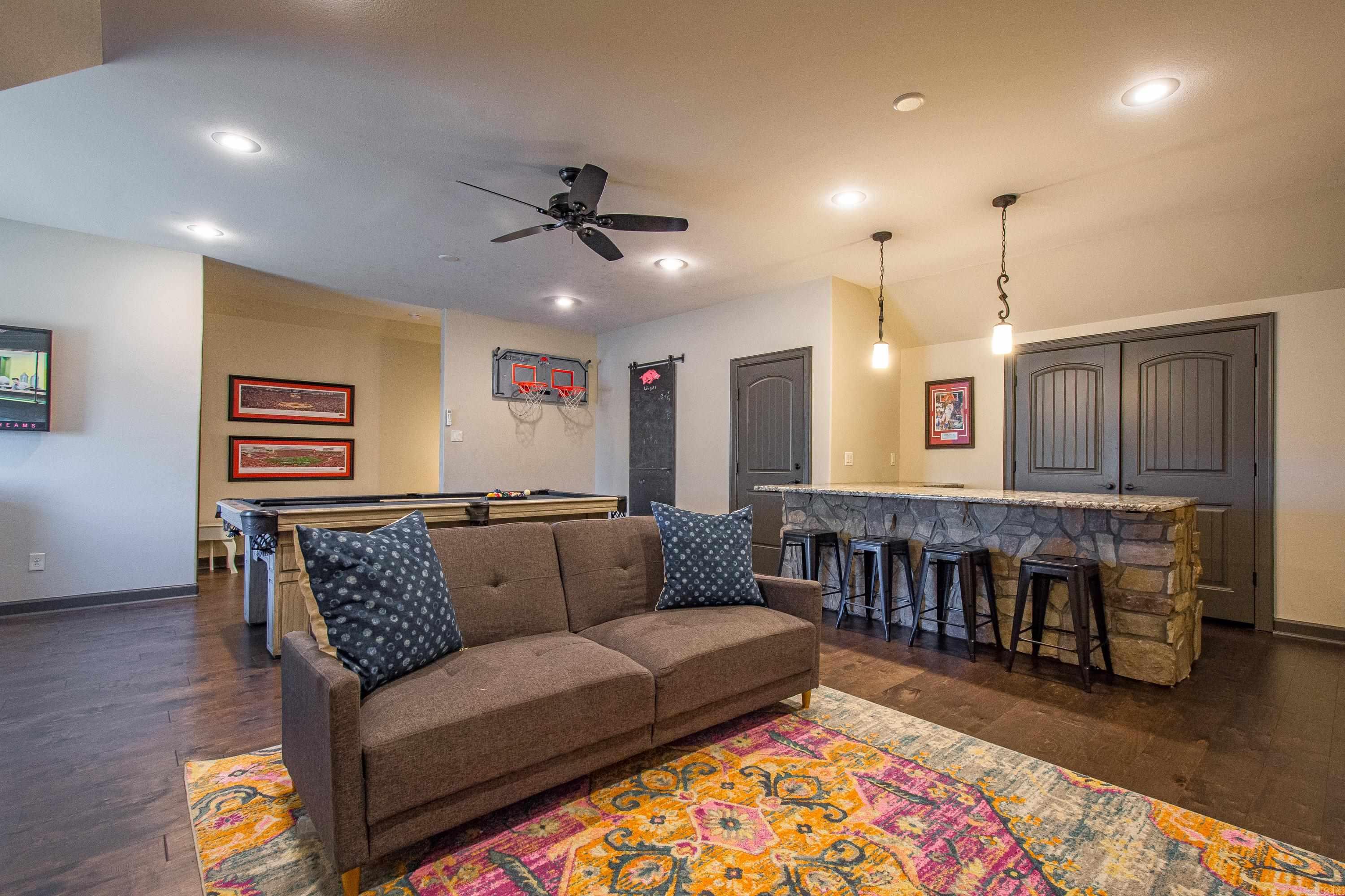 NORTH SHORE @ HURRICANE LAKE EST - Residential