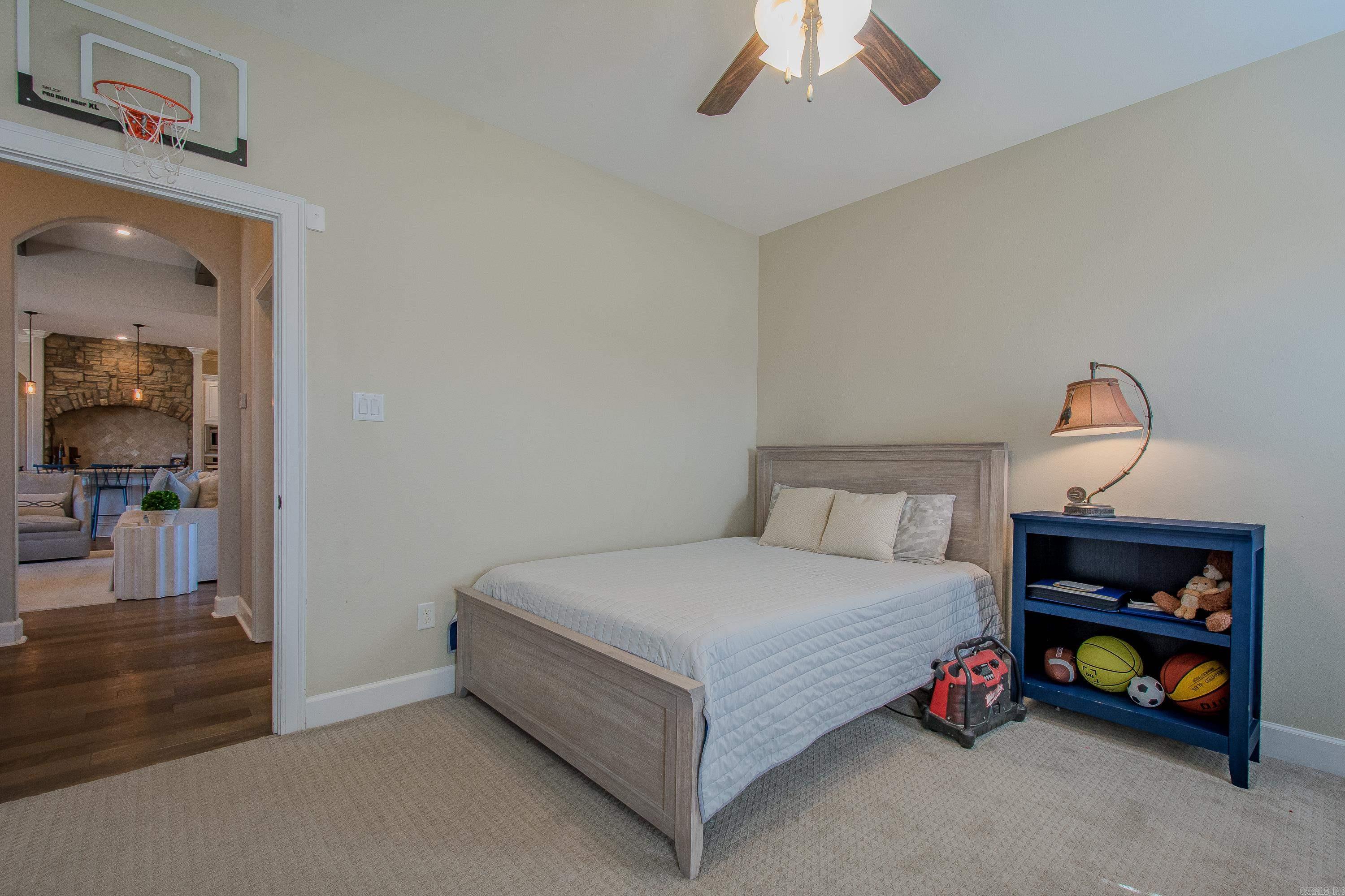 NORTH SHORE @ HURRICANE LAKE EST - Residential