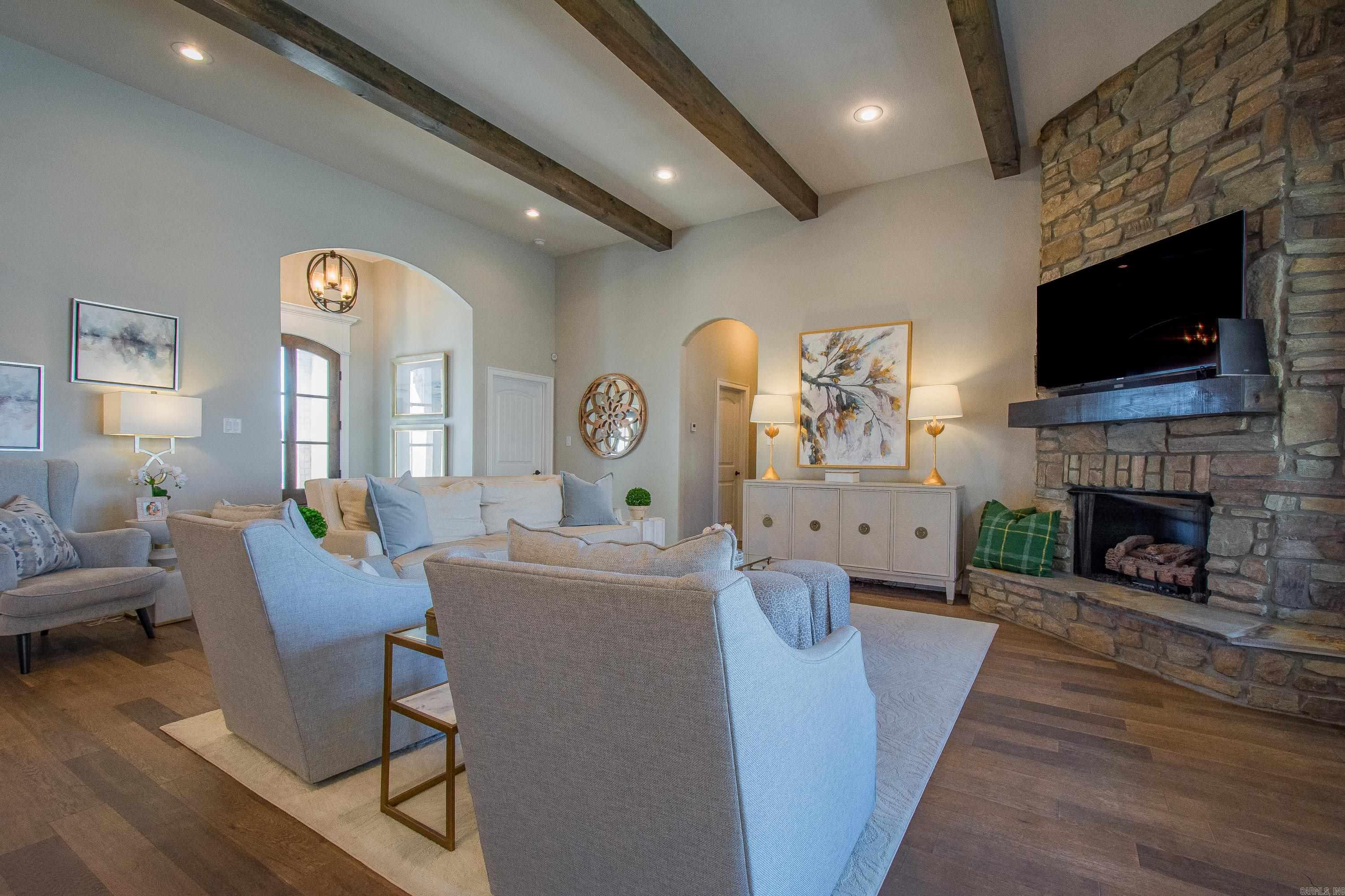 NORTH SHORE @ HURRICANE LAKE EST - Residential